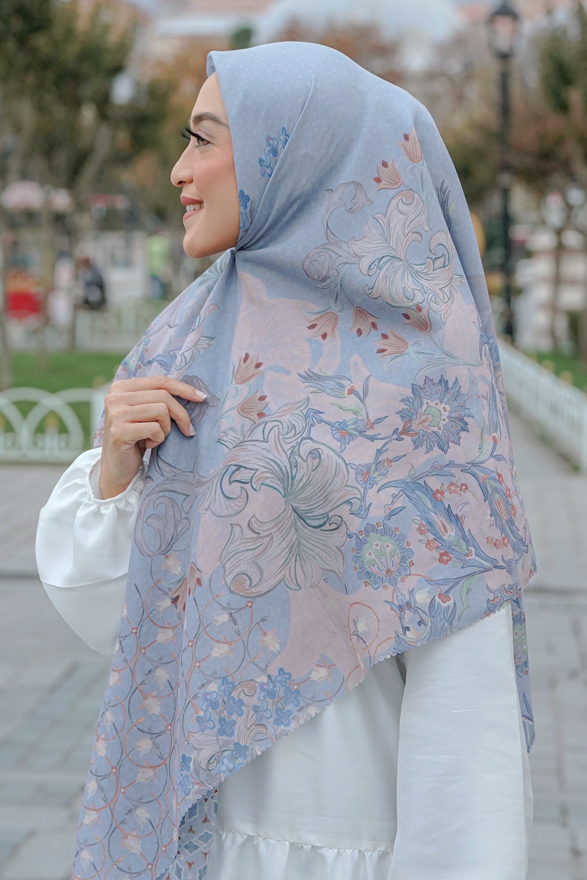 The Topkapi Voal Square XL - Powder Blue