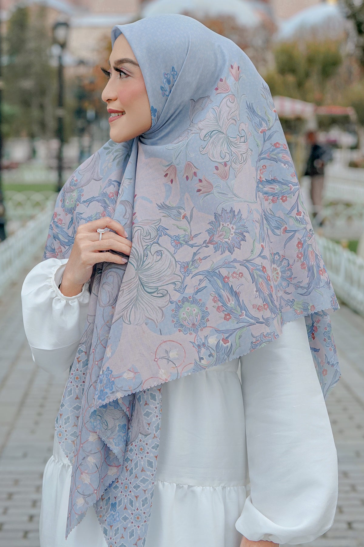 The Topkapi Voal Square XL - Powder Blue