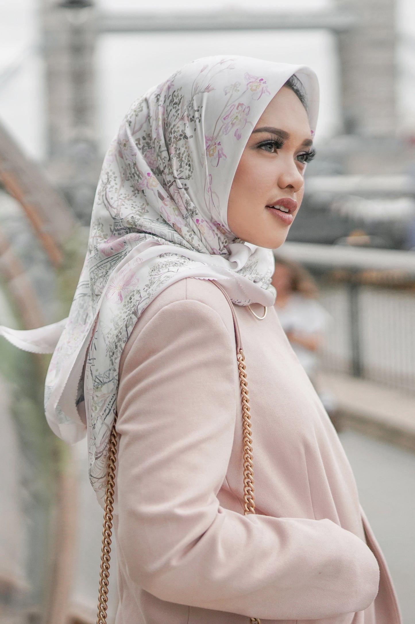 The British Series Voal Square - White