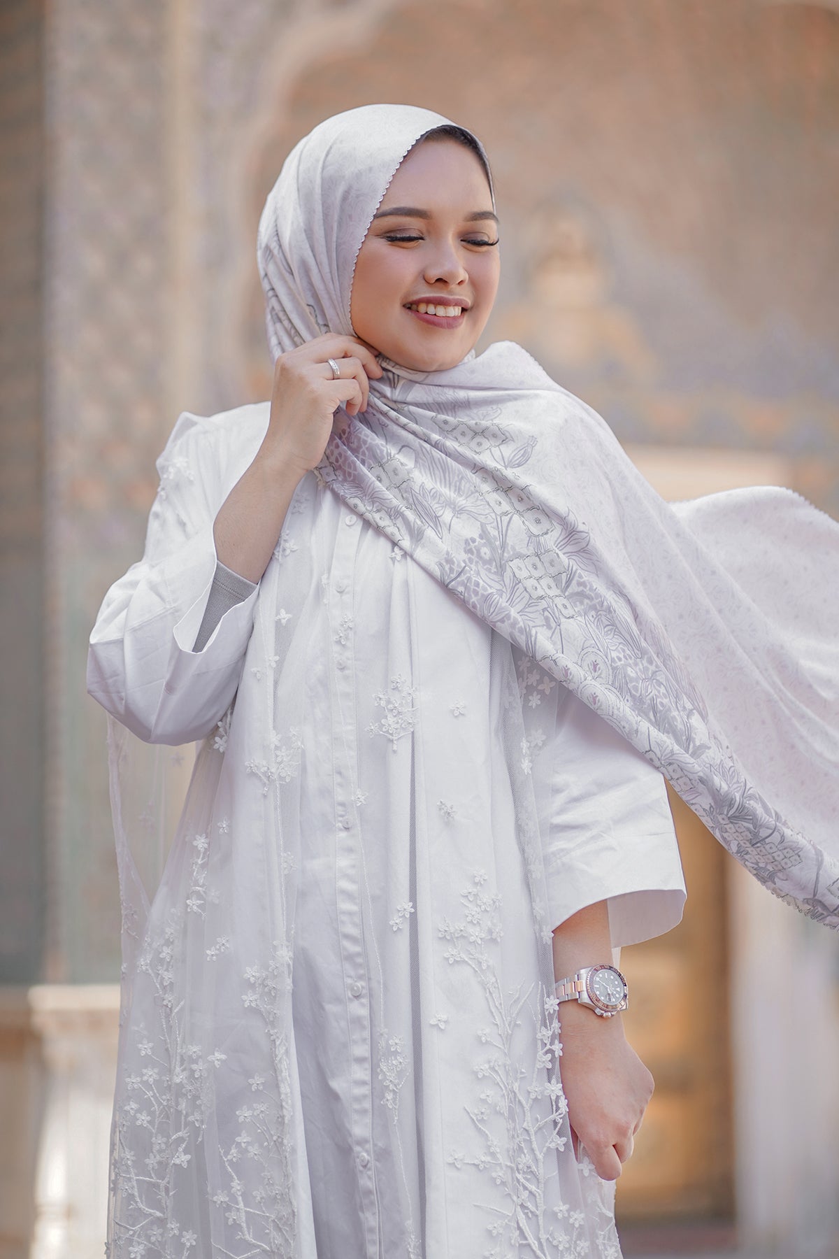 Maharani Satin Shawl - White