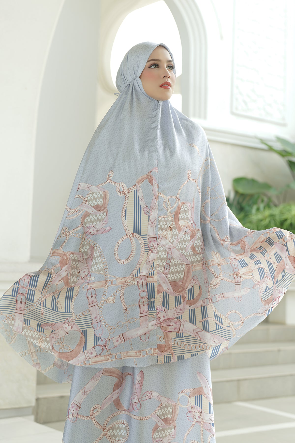 Chain 2 La Bella Prayer Robe - Ash Gray