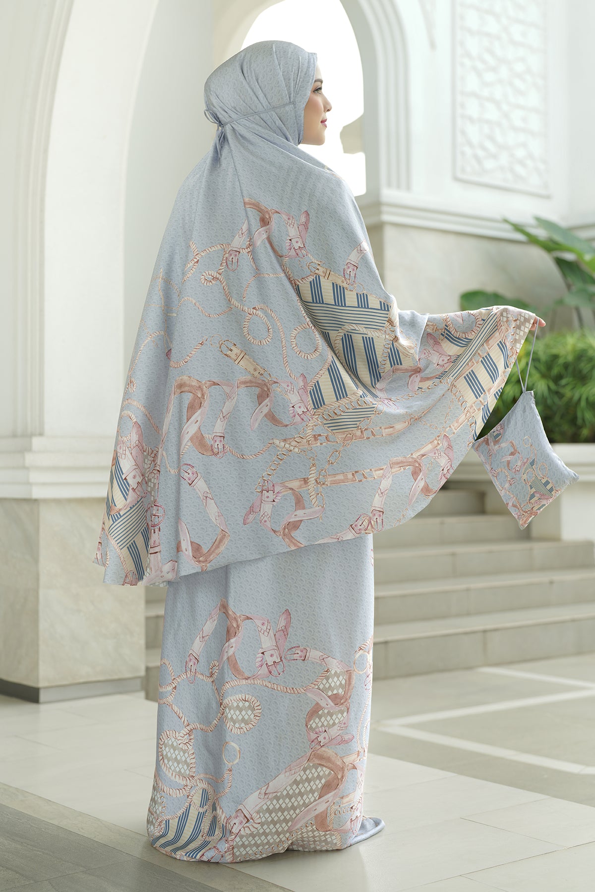 Chain 2 La Bella Prayer Robe - Ash Gray