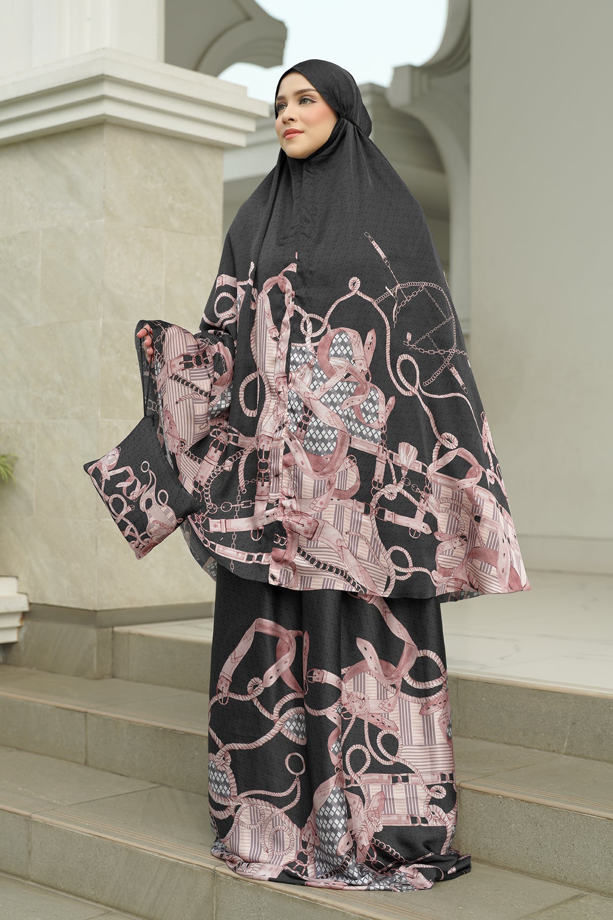 Chain 2 La Bella Prayer Robe - Nera