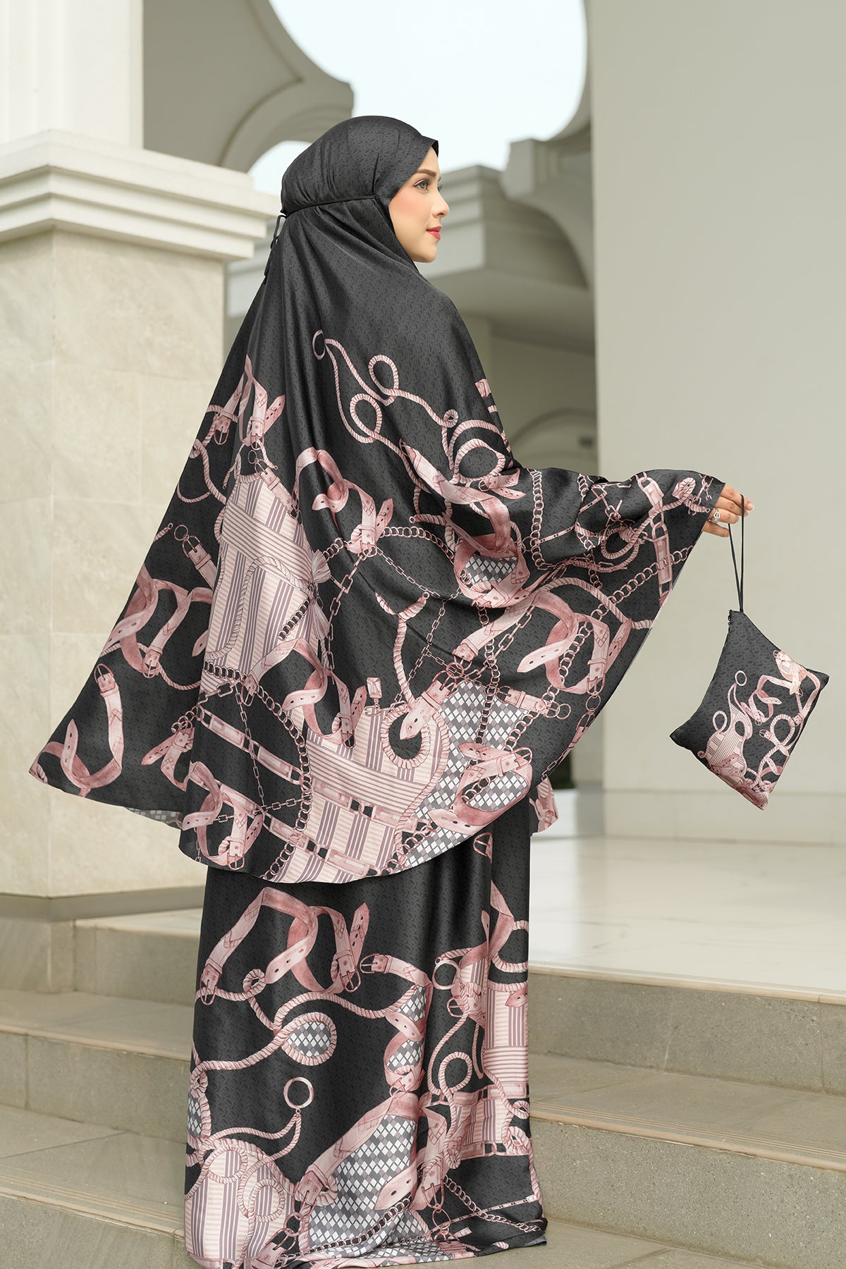 Chain 2 La Bella Prayer Robe - Nera