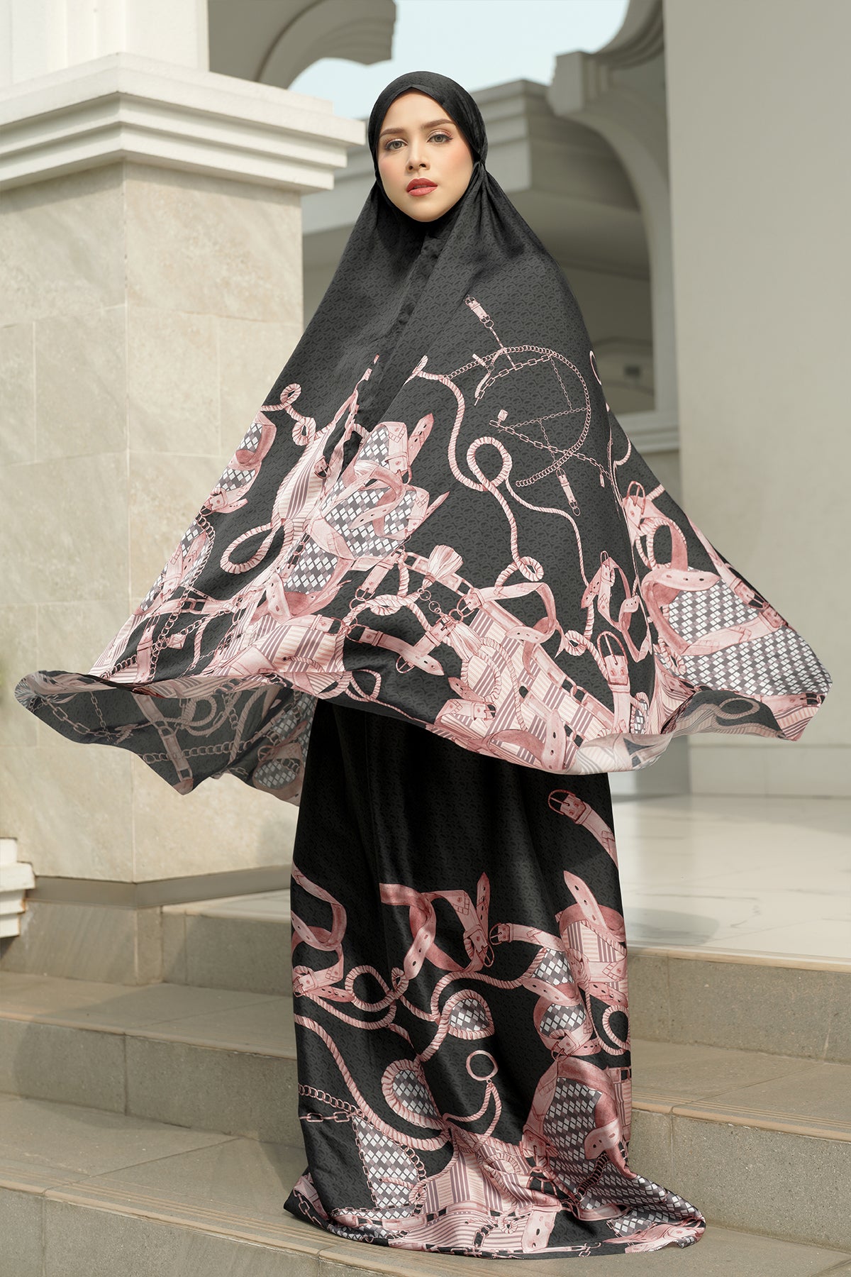 Chain 2 La Bella Prayer Robe - Nera