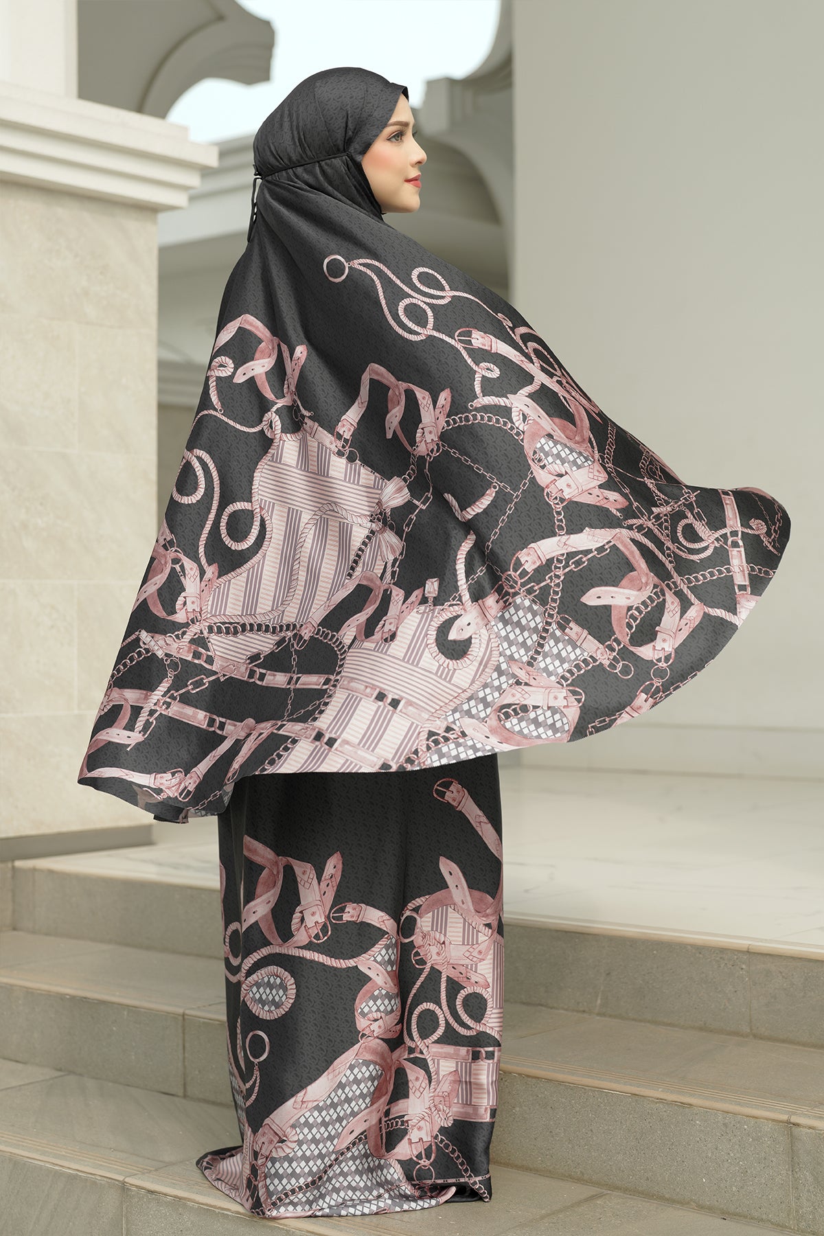 Chain 2 La Bella Prayer Robe - Nera