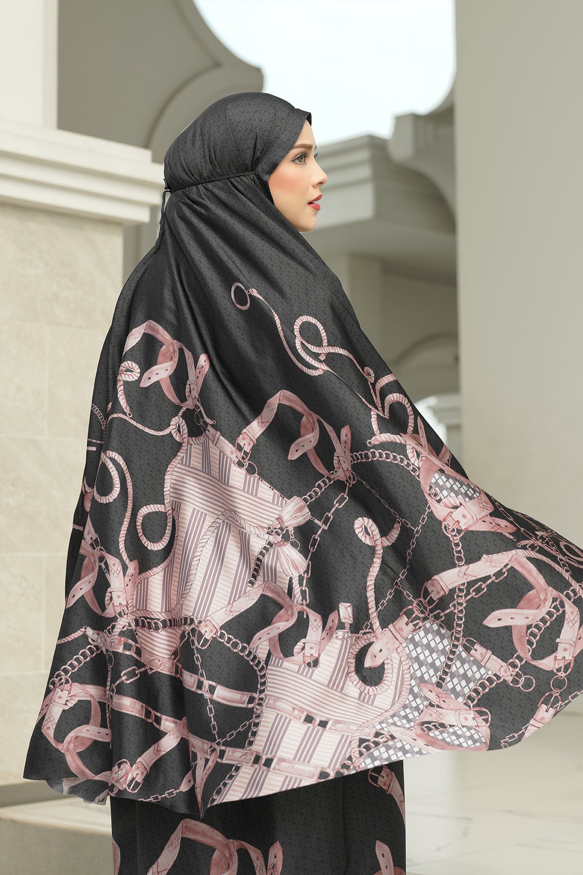 Chain 2 La Bella Prayer Robe - Nera