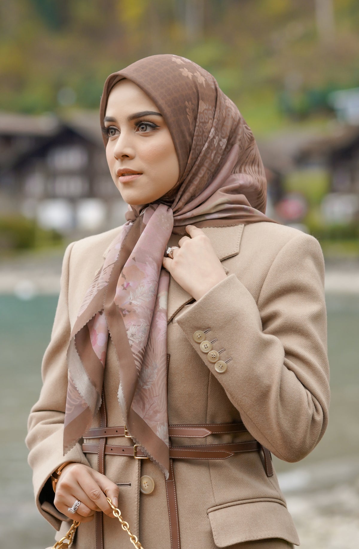 Iseltwald Square - Cocoa