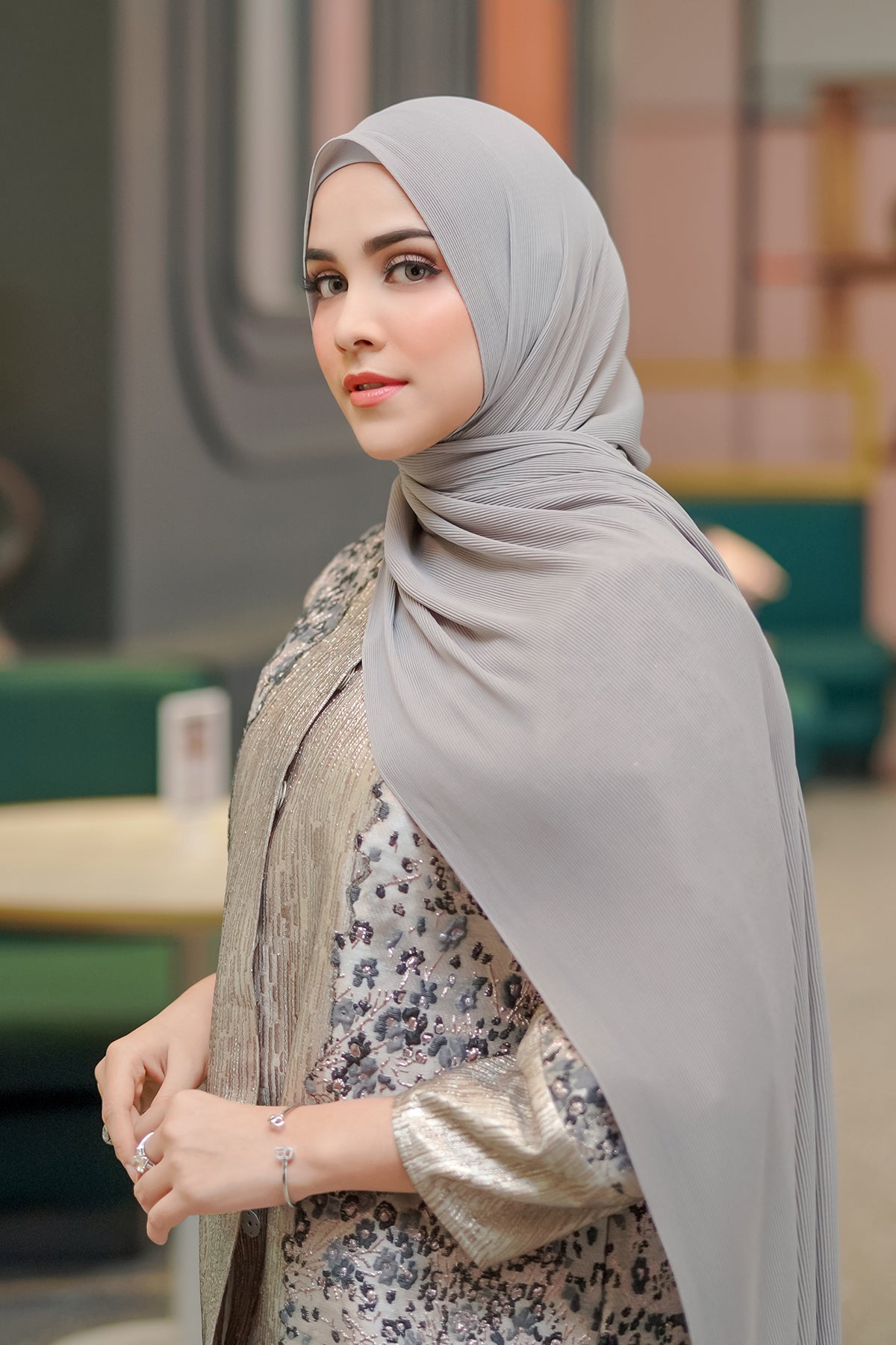 Günlük Pileli Şal - Kil