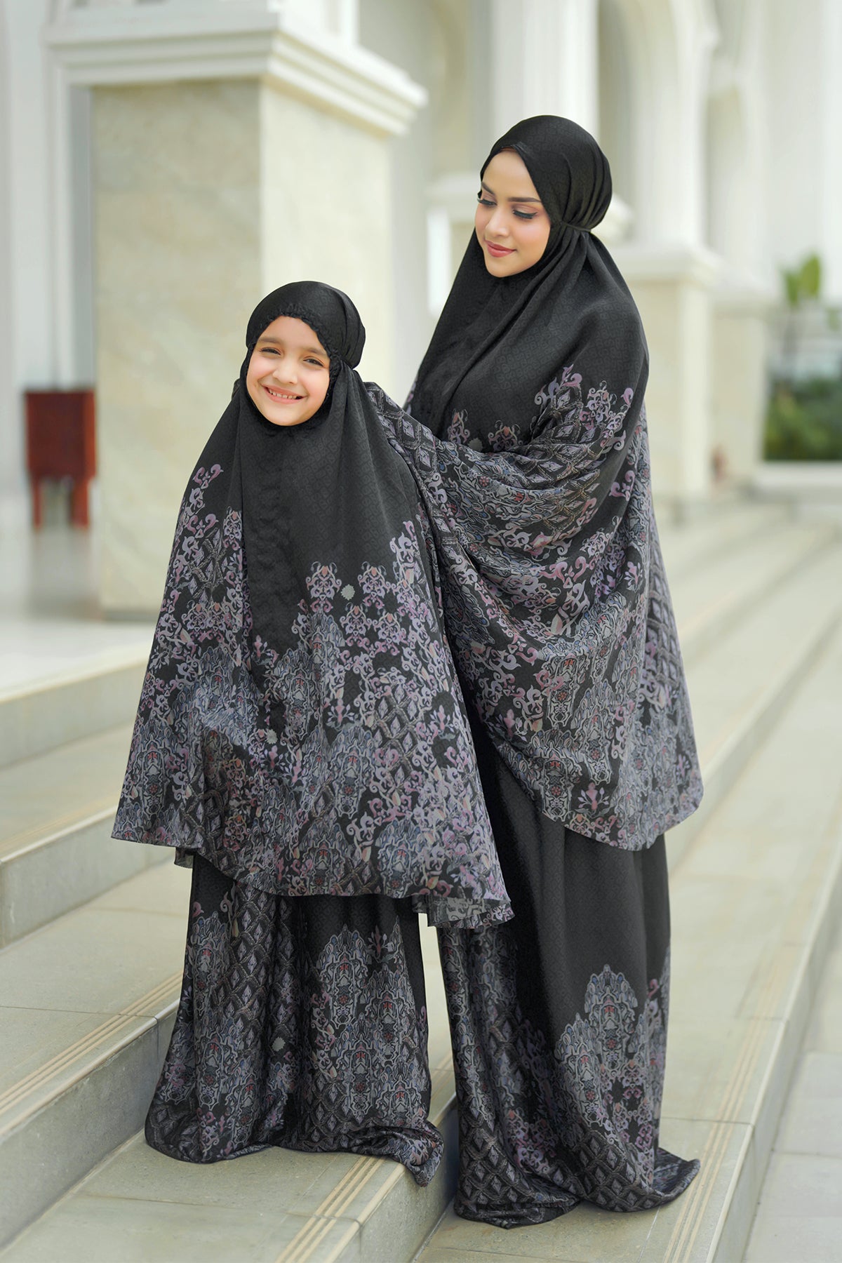 The Granada Prayer Robe - Black
