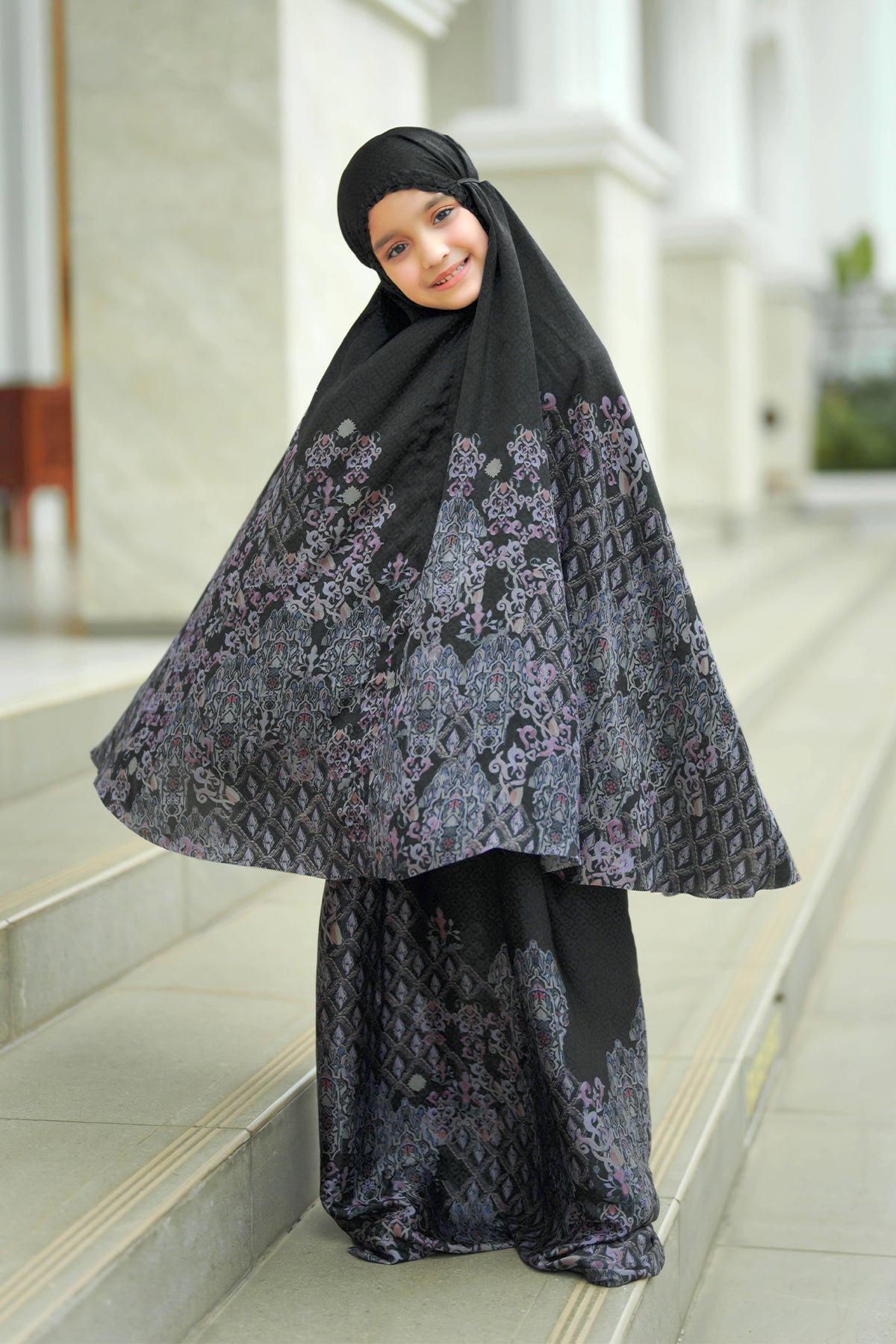 The Granada Prayer Robe - Black