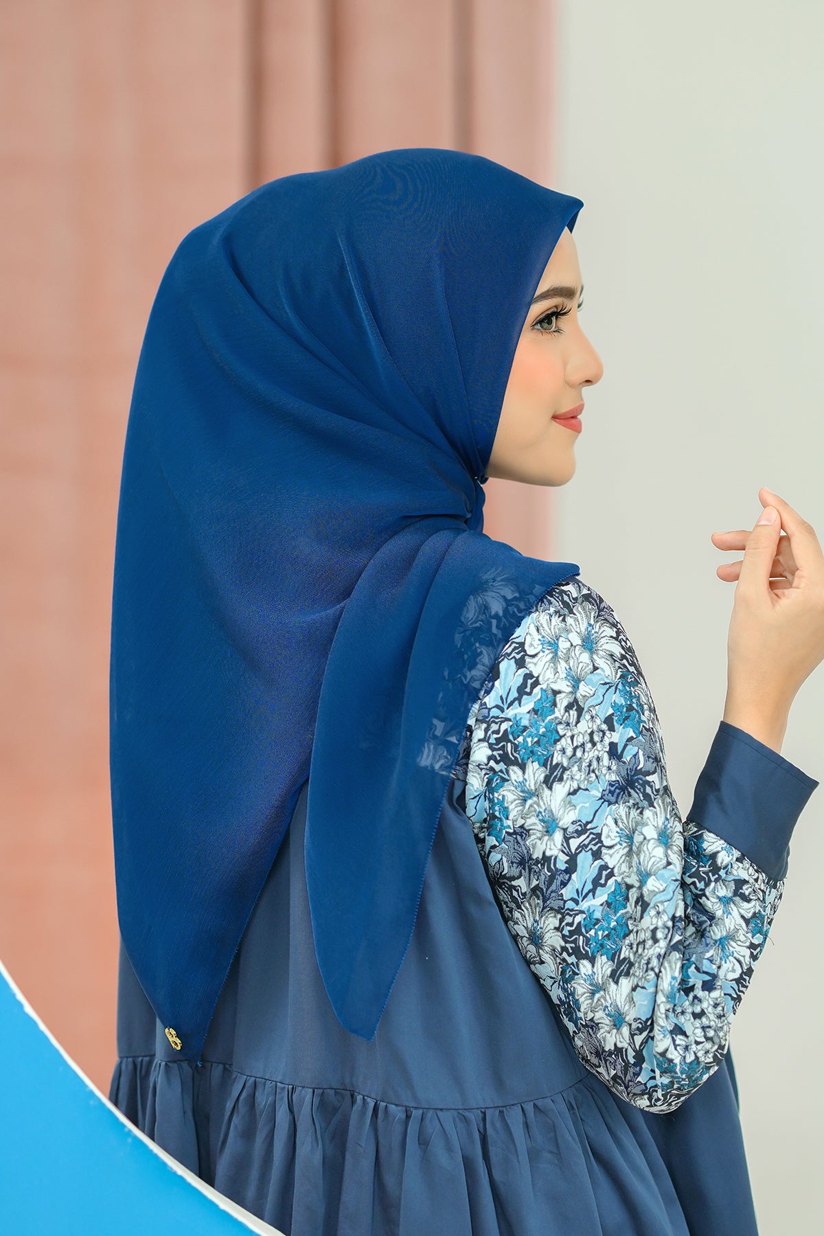 Estate Blue'daki Kelly Meydanı