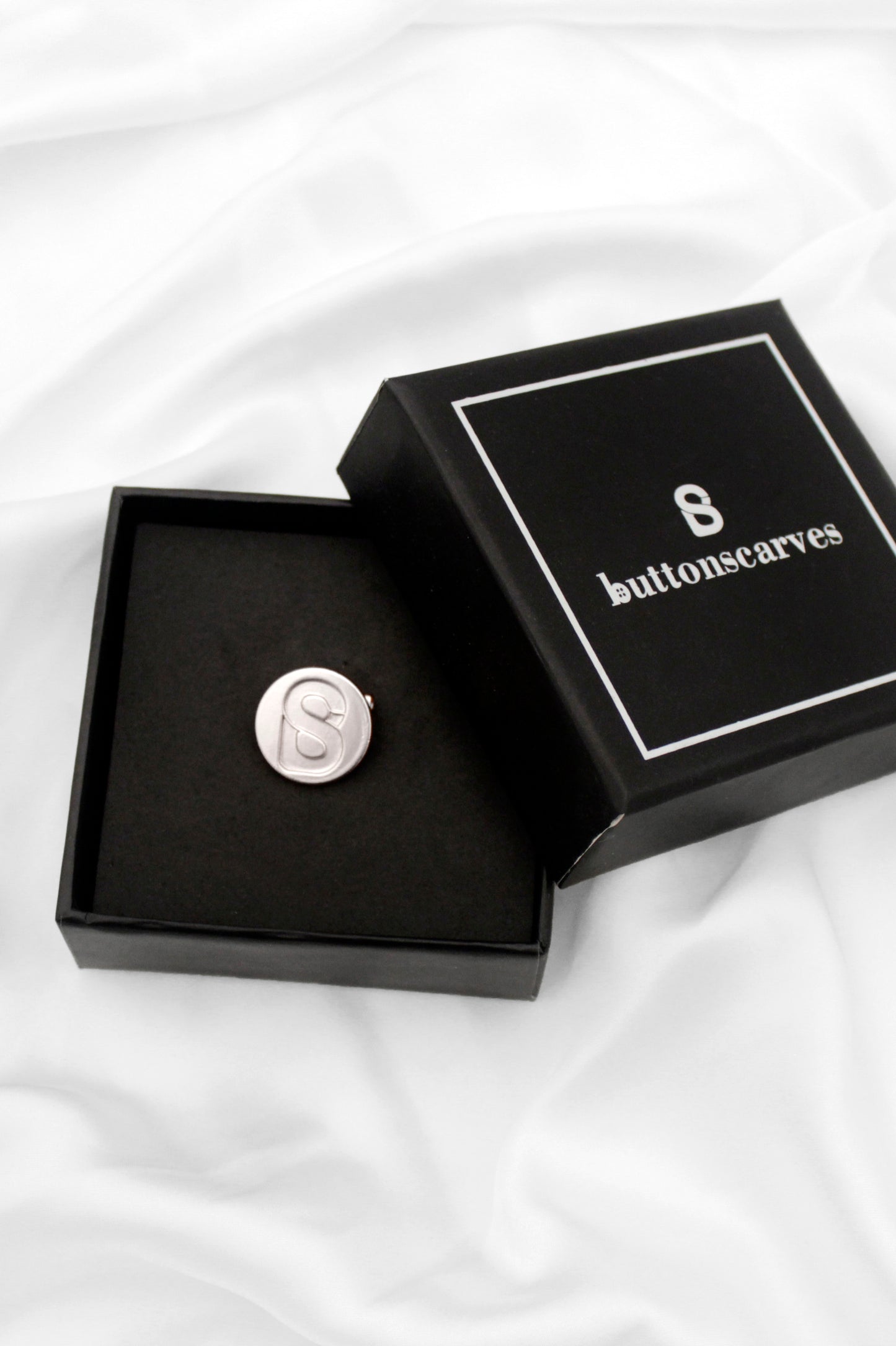 Round Signature Brooch Silver