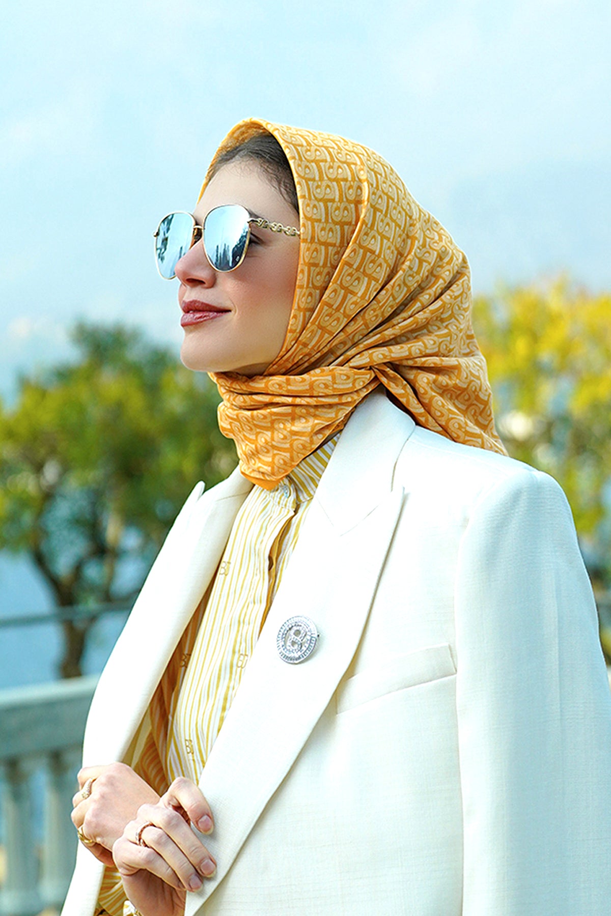 Tatyana Kosheleva yalangoch Liftdagi fotosuratda yubkadagi porno