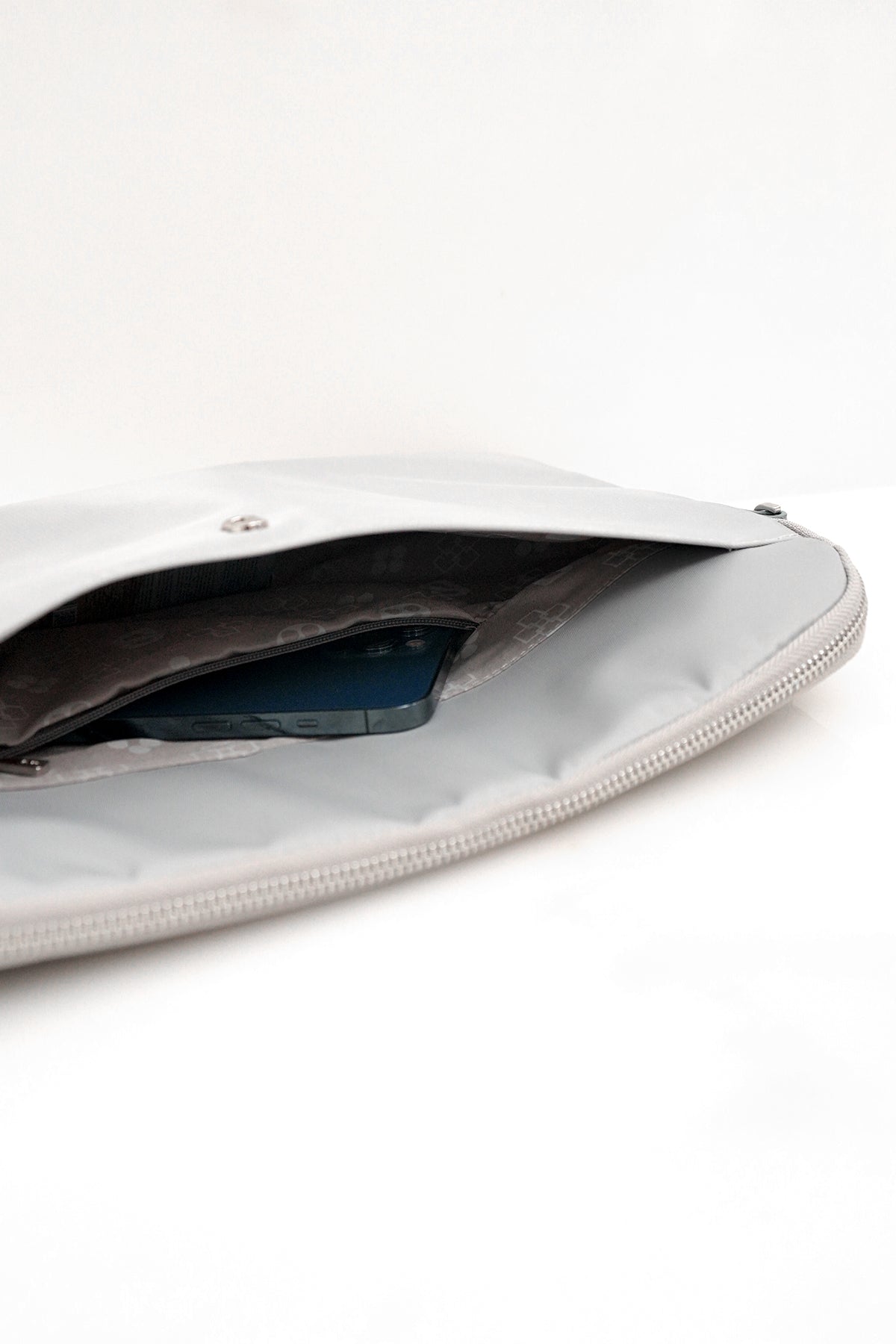 Mona Laptop Case - Gray