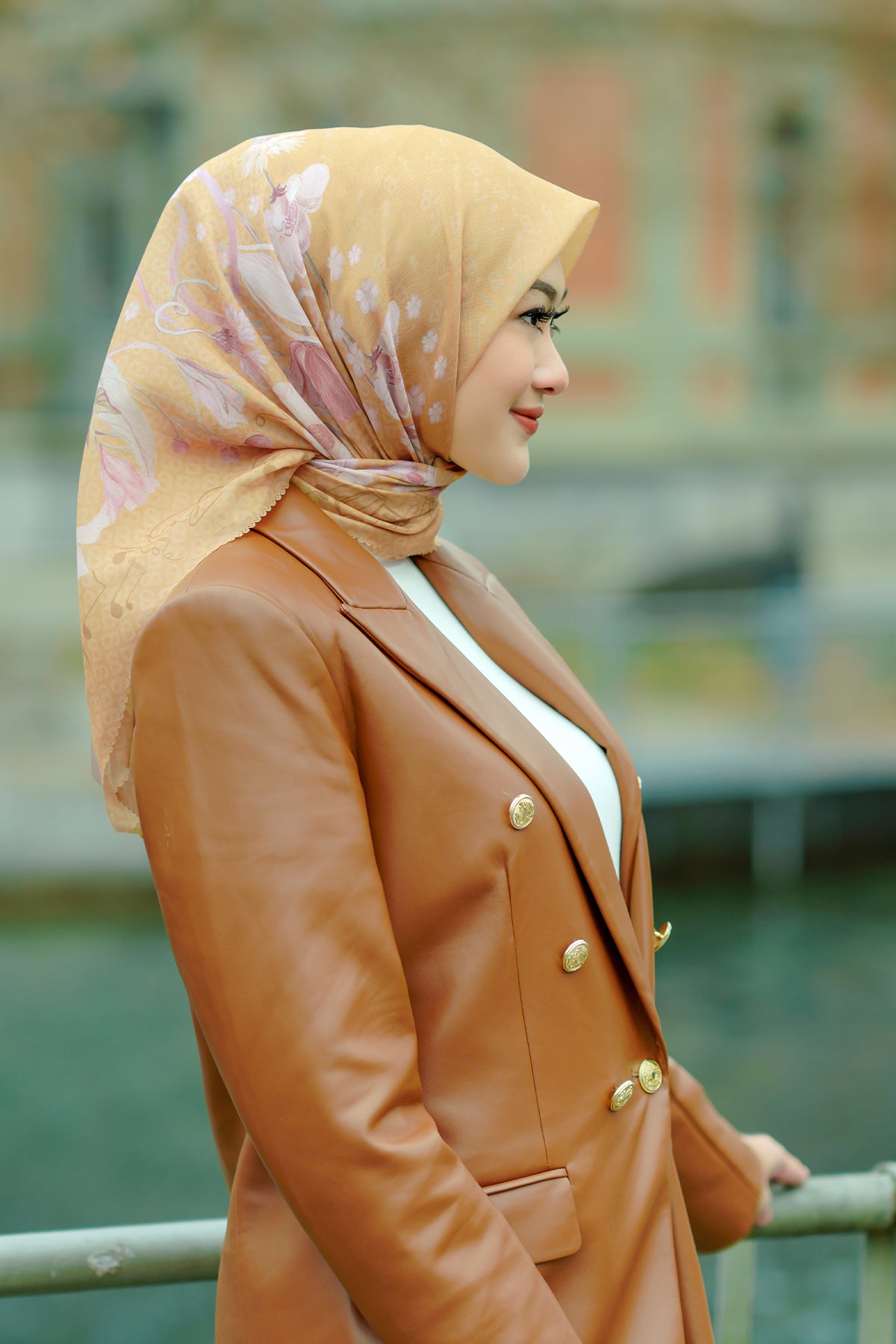 The Nada Square - Ais