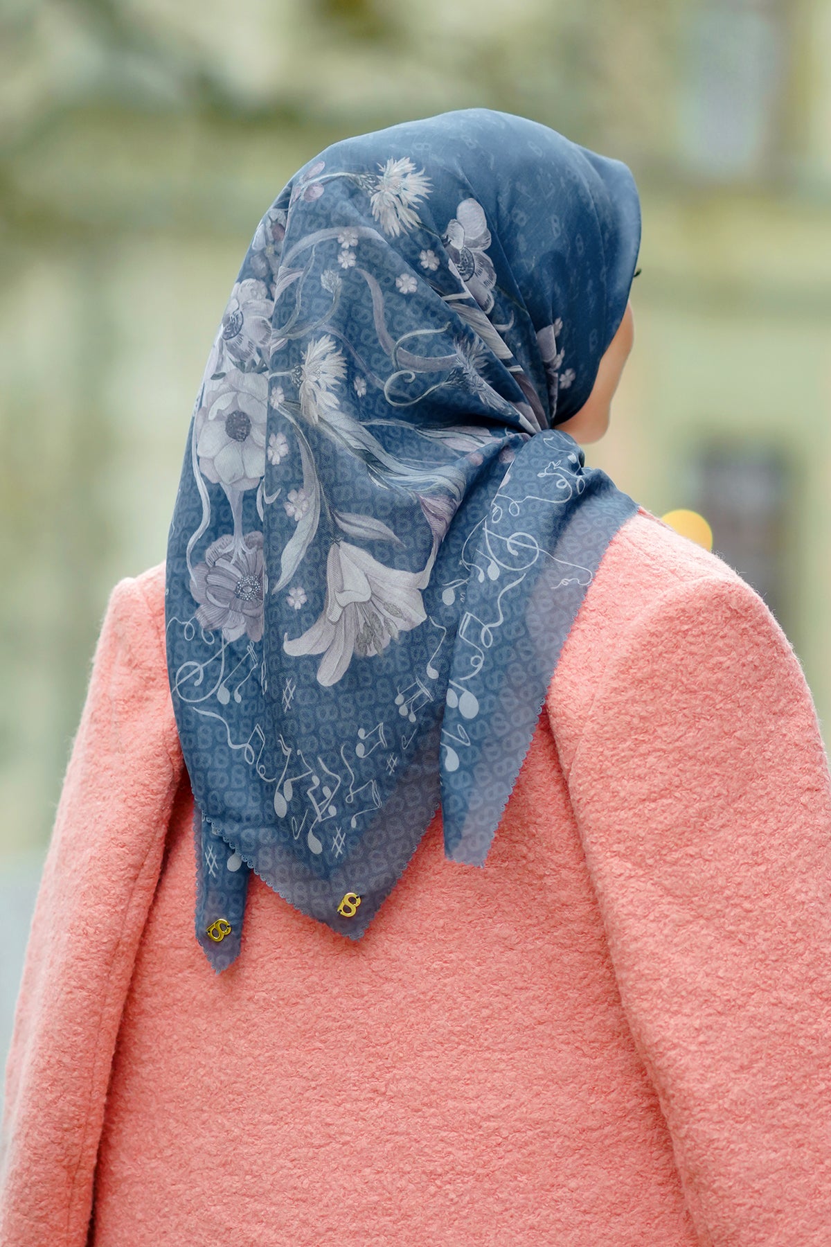 The Nada Square - Sol