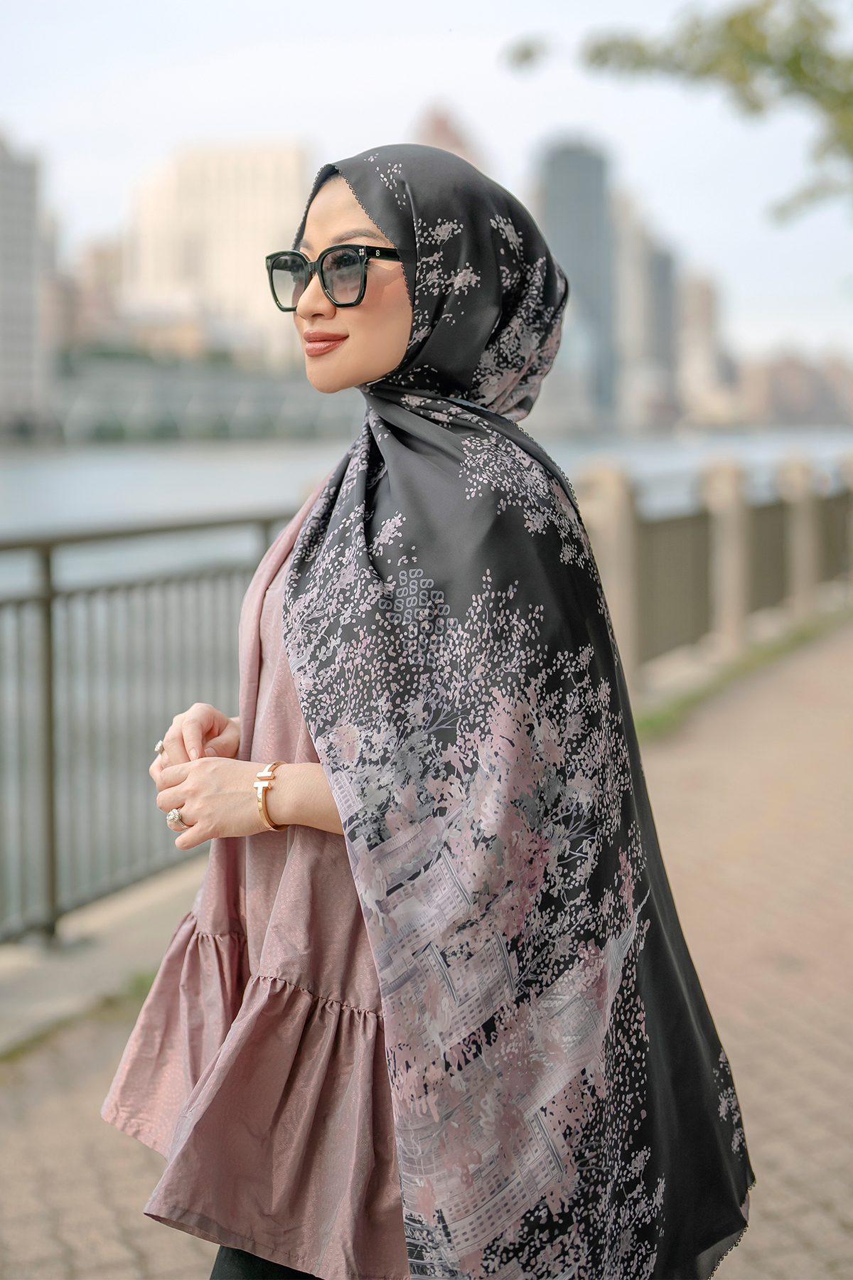 New York 3 Courage Satin Shawl - East Village