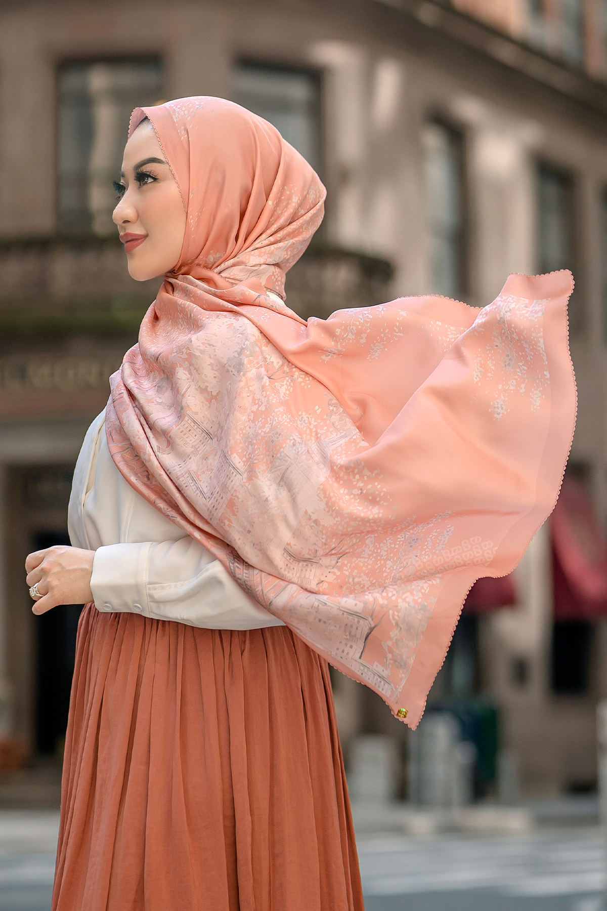 New York 3 Courage Satin Shawl - Nomad