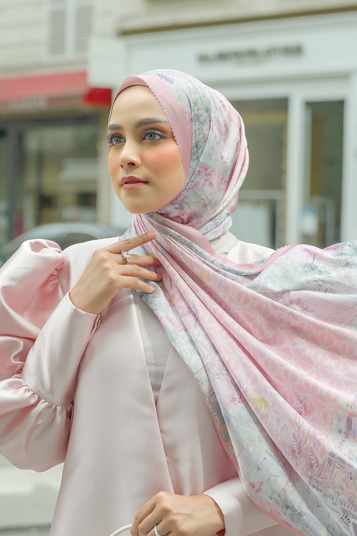 The Parisian Satin Shawl - Aimer