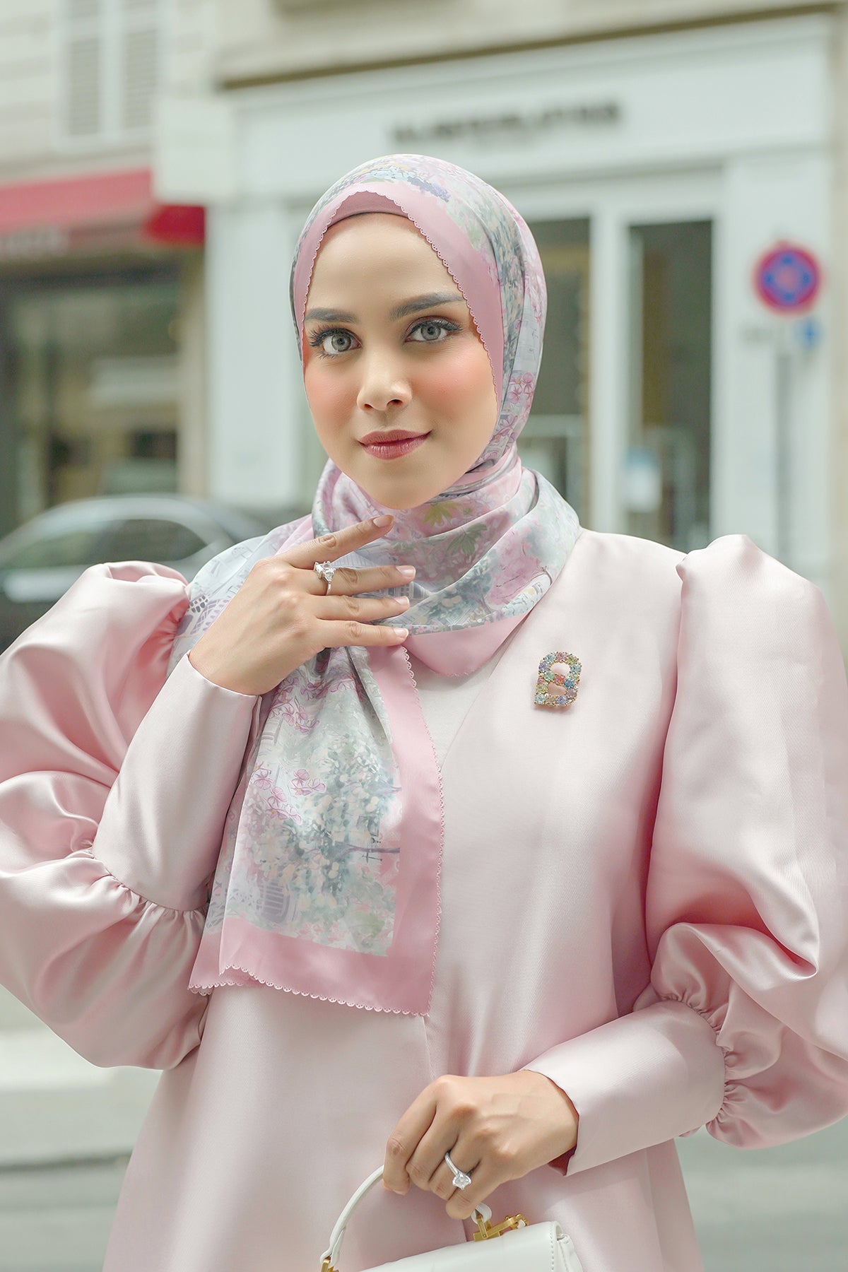 The Parisian Satin Shawl - Aimer