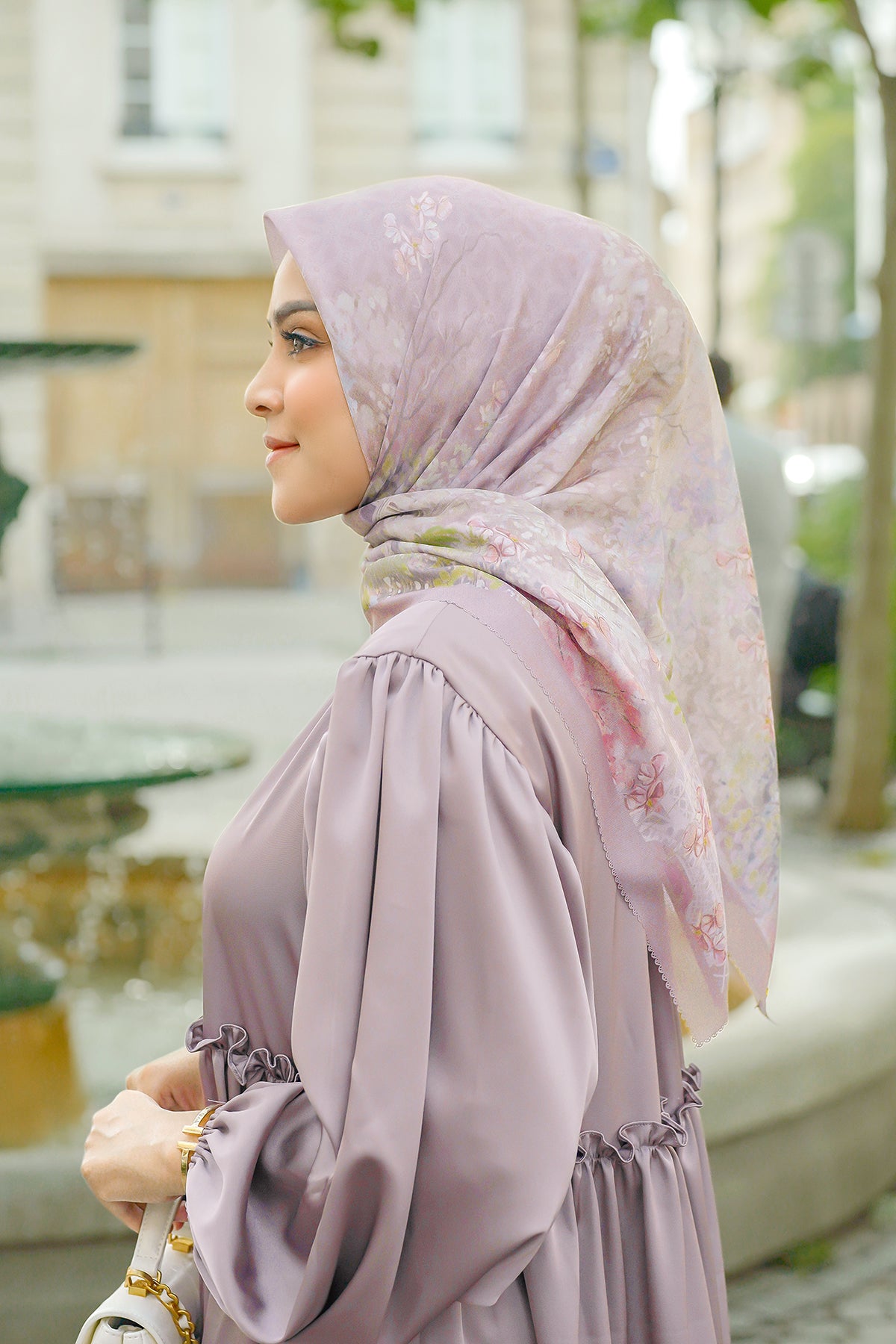 The Parisian Square - Bonjour