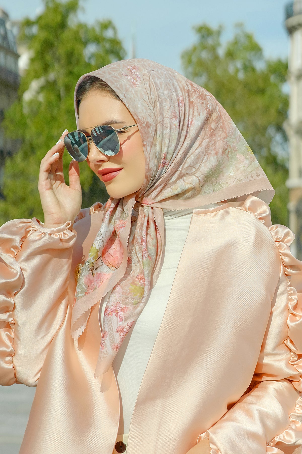 The Parisian Square - Douce