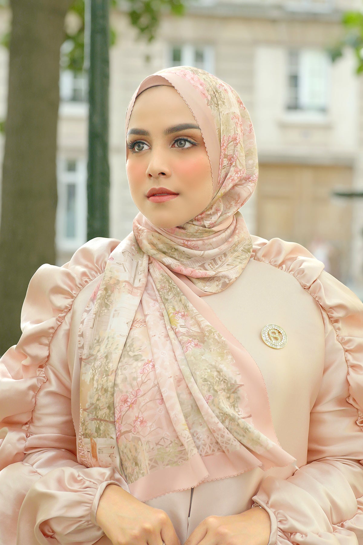 The Parisian Satin Shawl - Douce