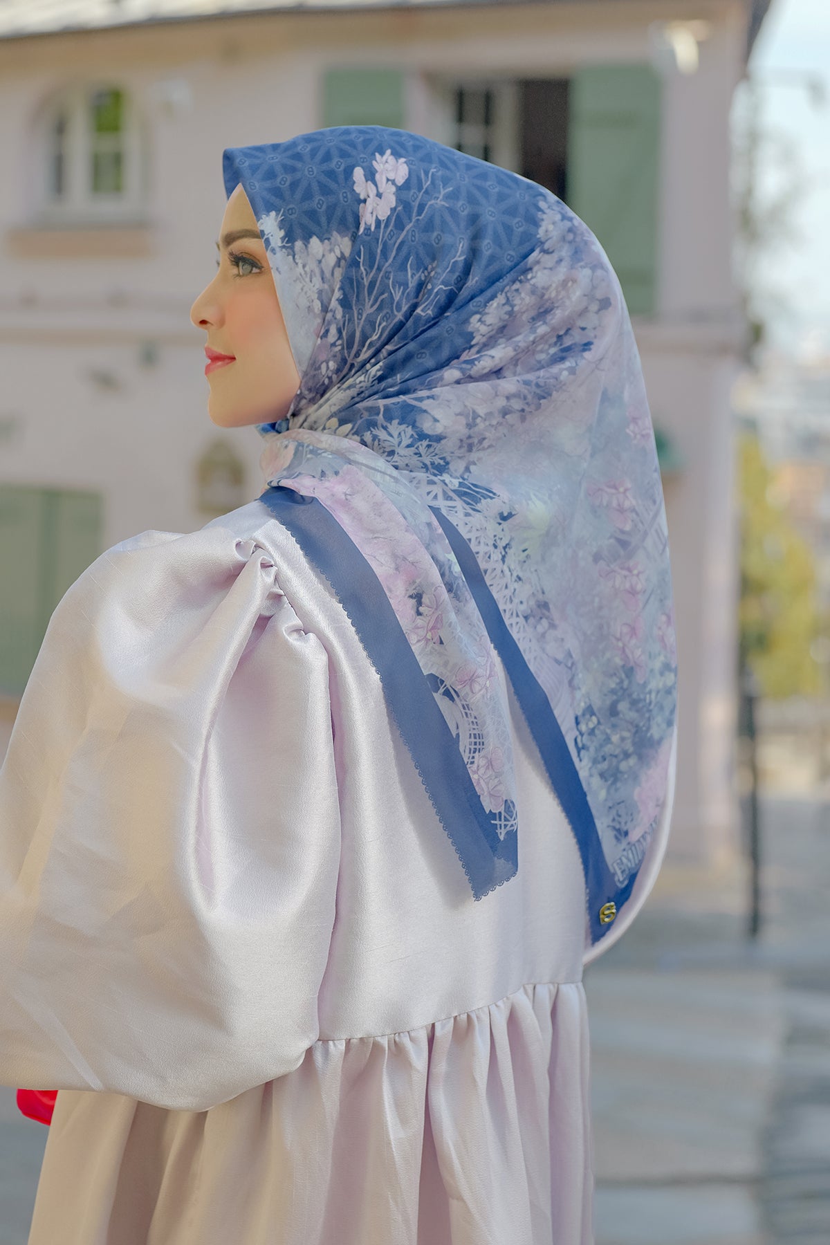 The Parisian Square - Mer