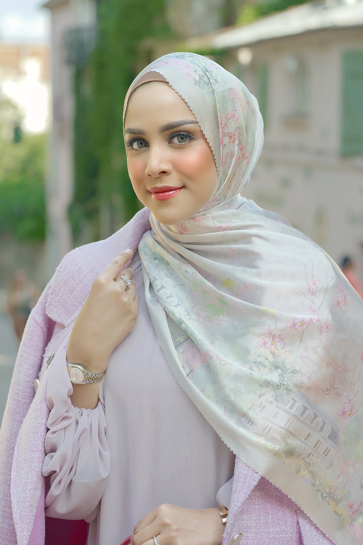 The Parisian Satin Shawl - Palais