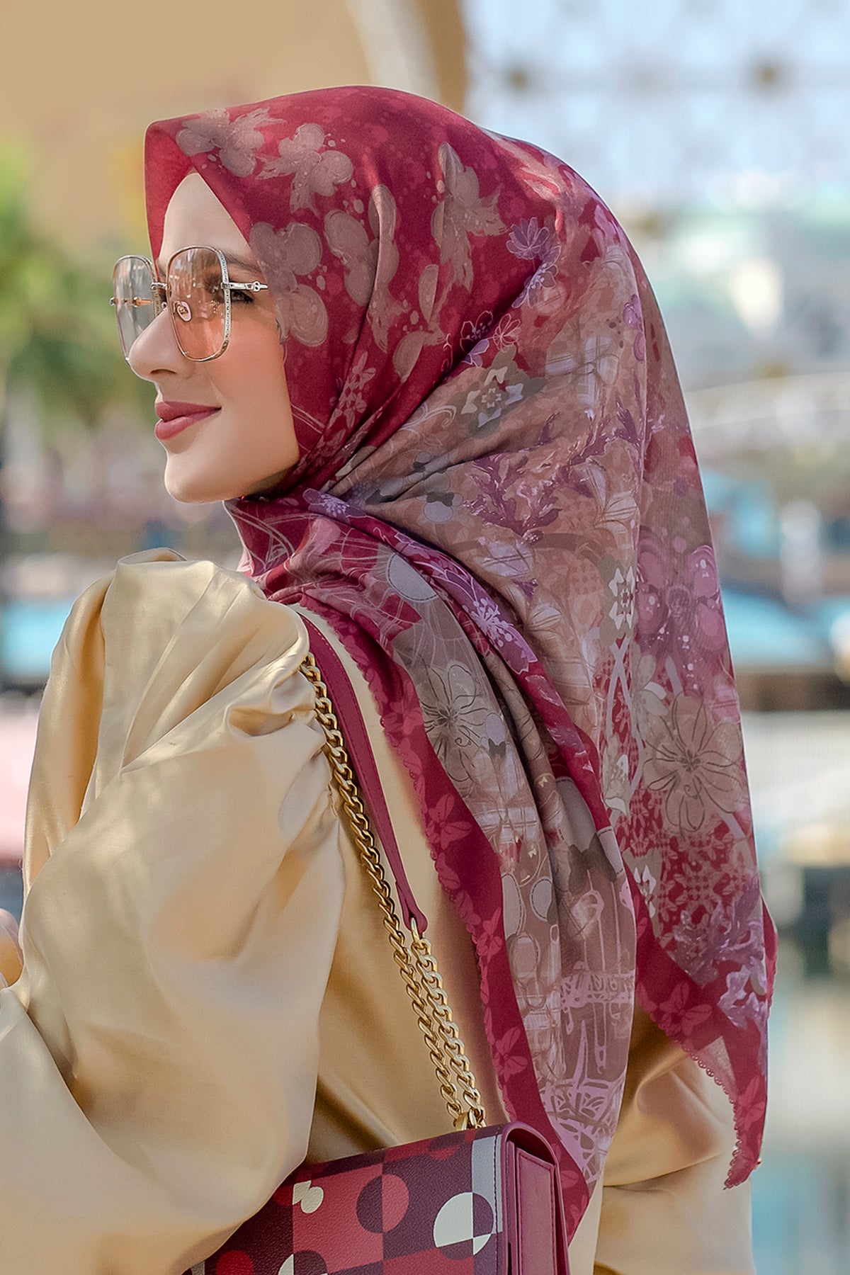 Rüya Park Meydanı - Scarlet