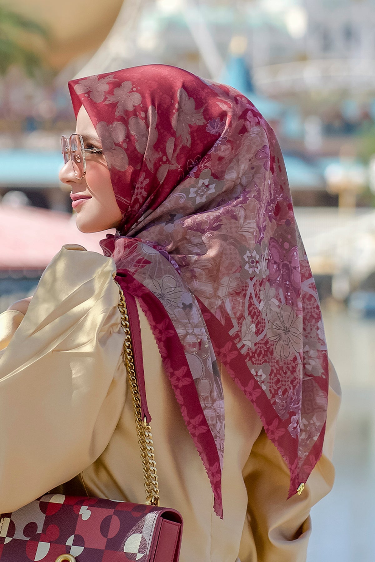 Rüya Park Meydanı - Scarlet