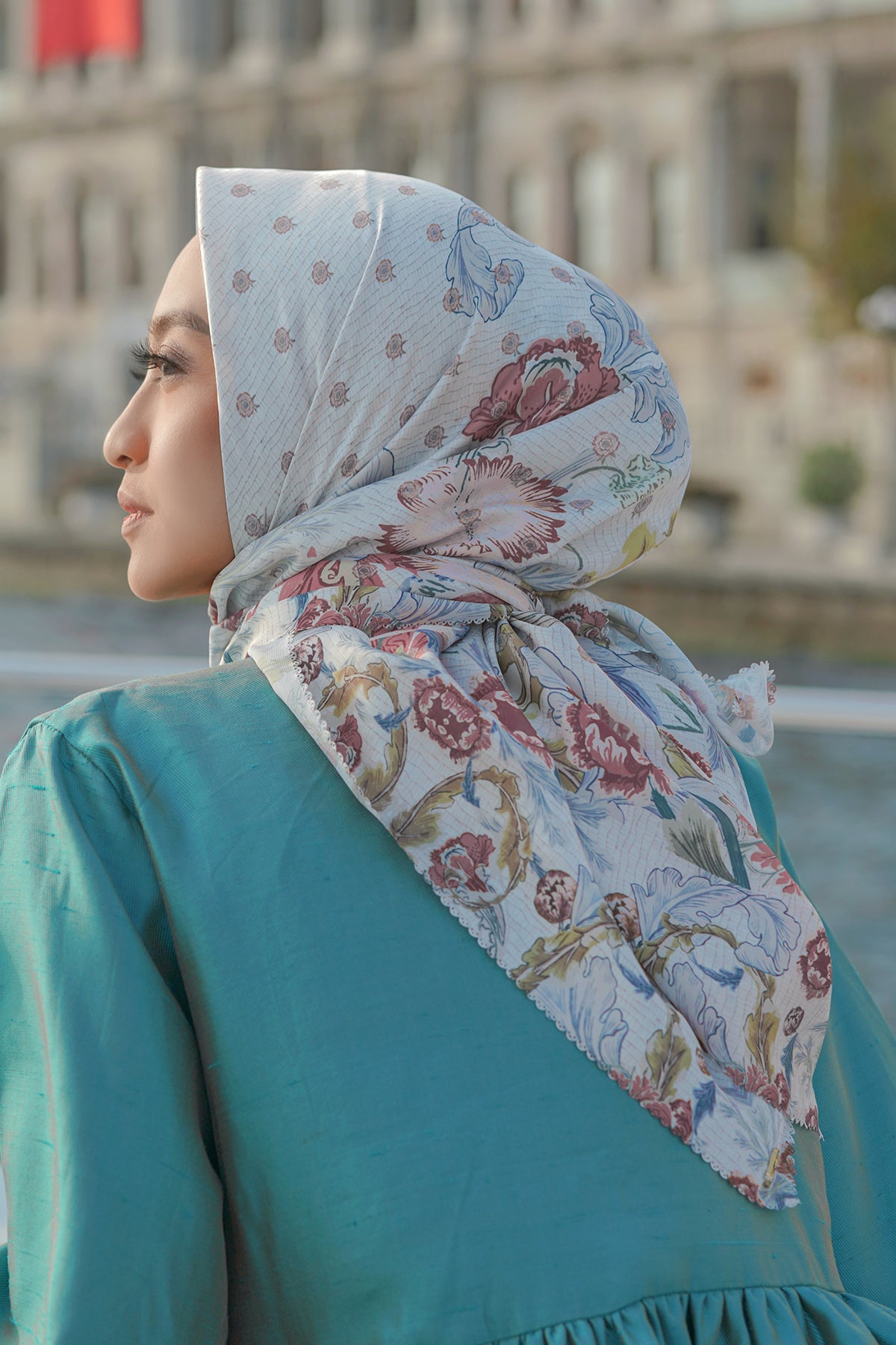 Royale Saten Kare - Beyaz