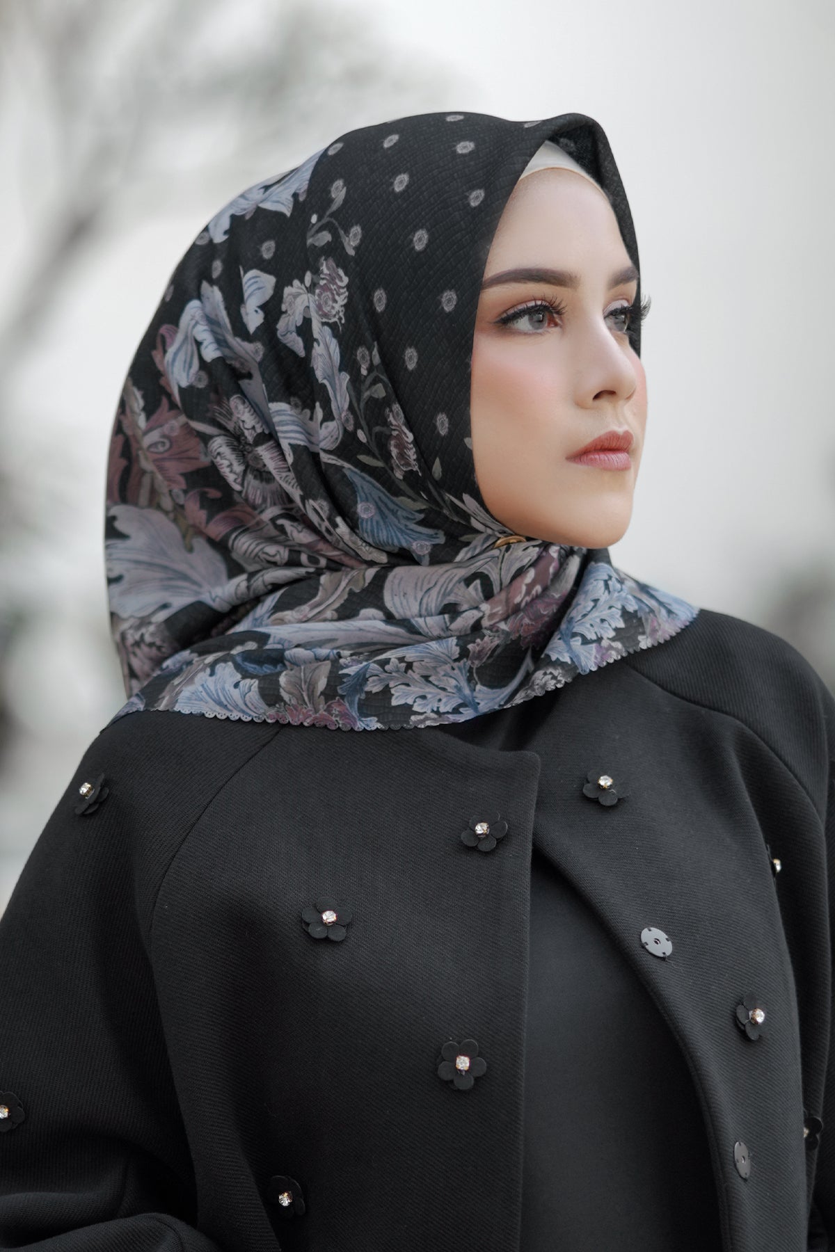 The Royale Voal Square XL - Black