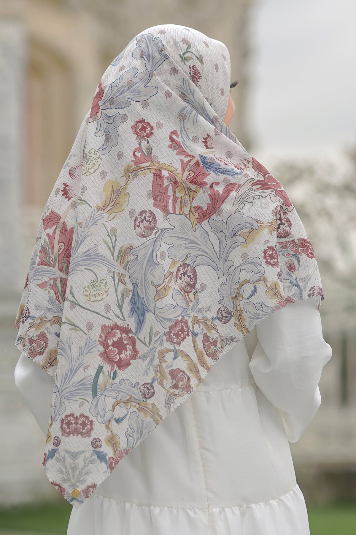 The Royale Voal Square XL - White