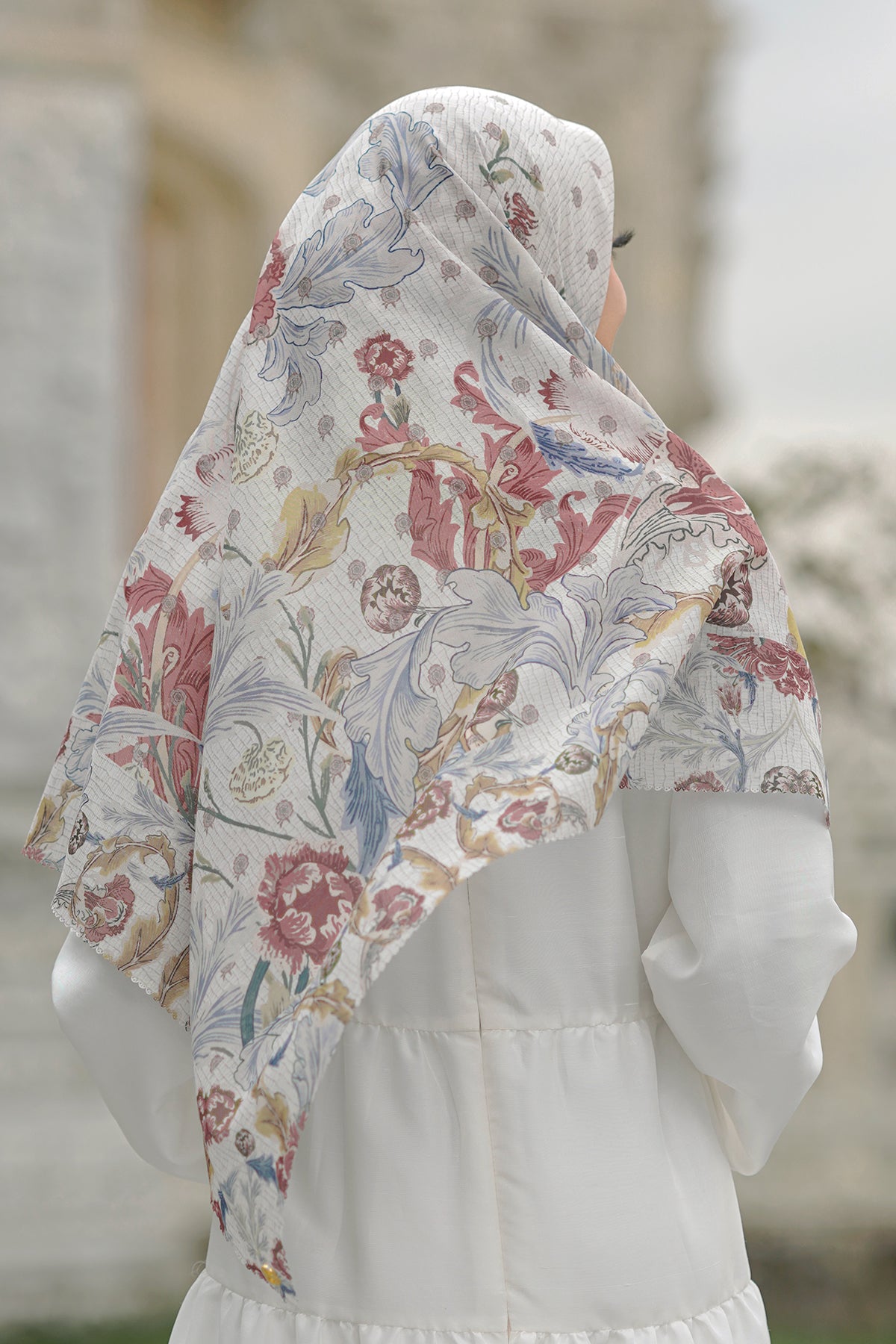 The Royale Voal Square XL - White