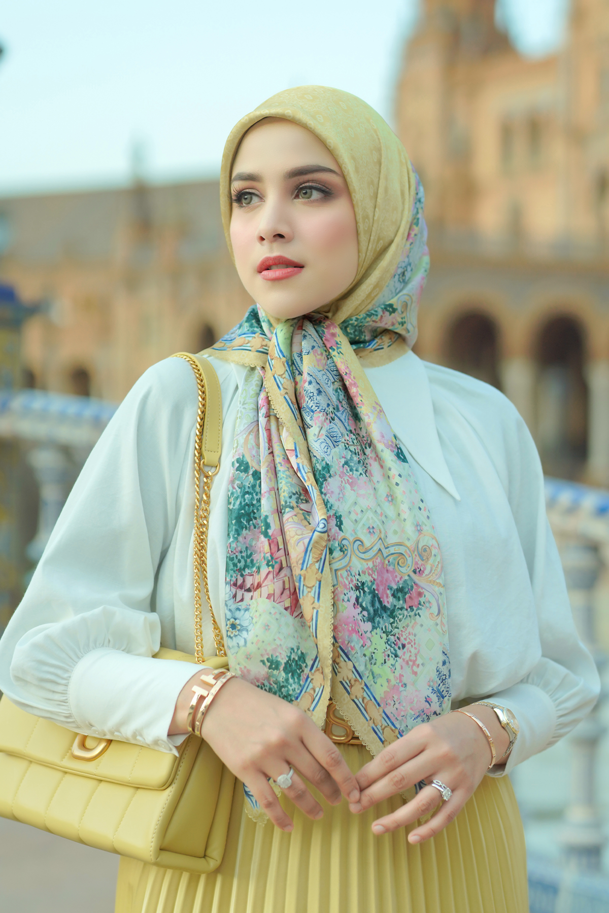 Sevilla Meydanı - Amarilla