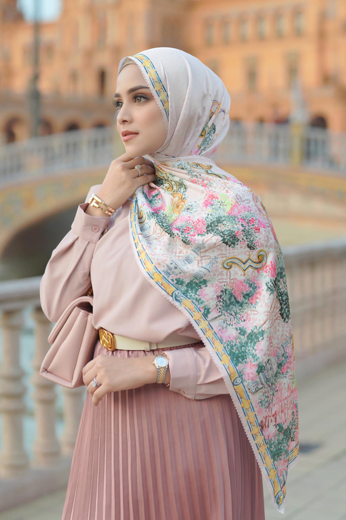 The Sevilla Satin Shawl - Florecer