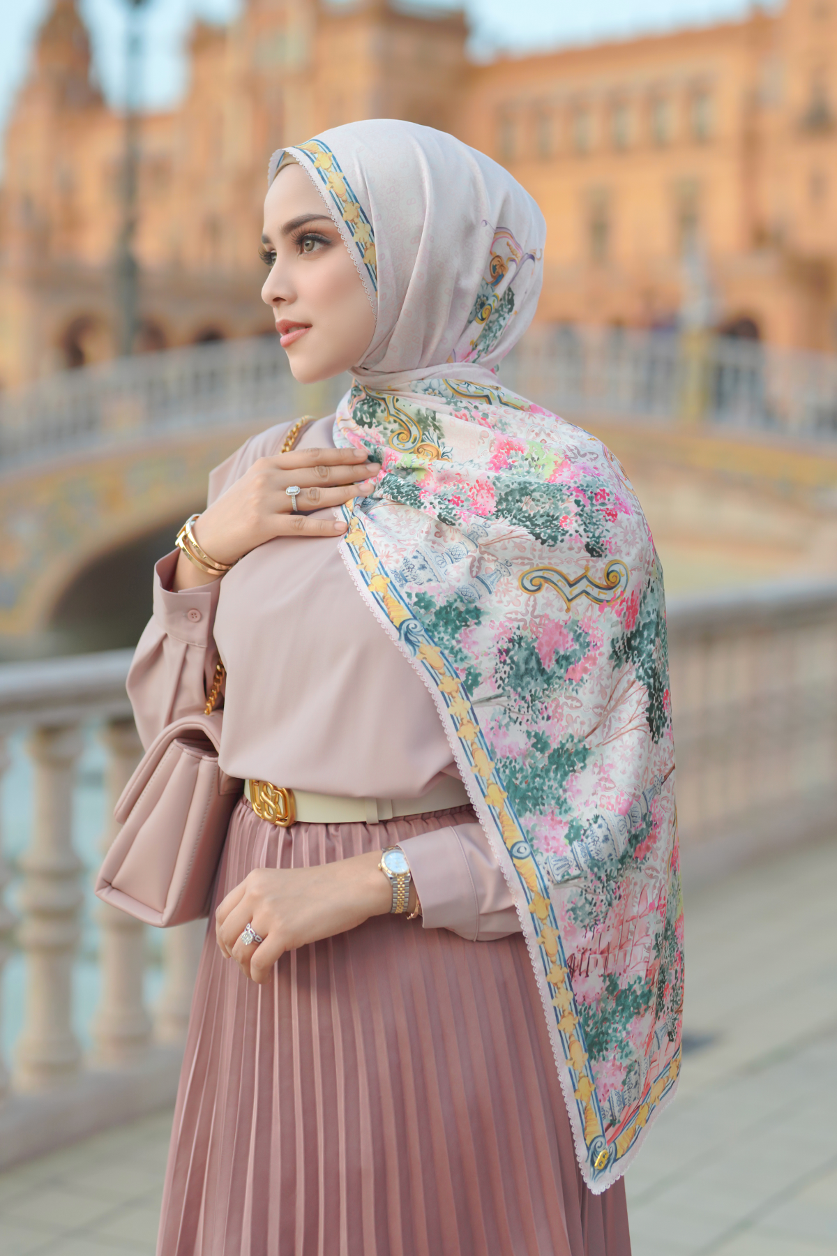 The Sevilla Satin Shawl - Florecer