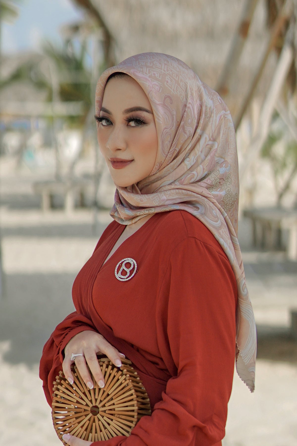 The Wave Satin Square in Peach