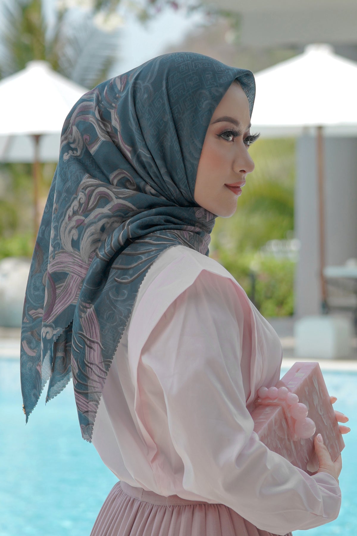 The Wave Voal Square in Midnight