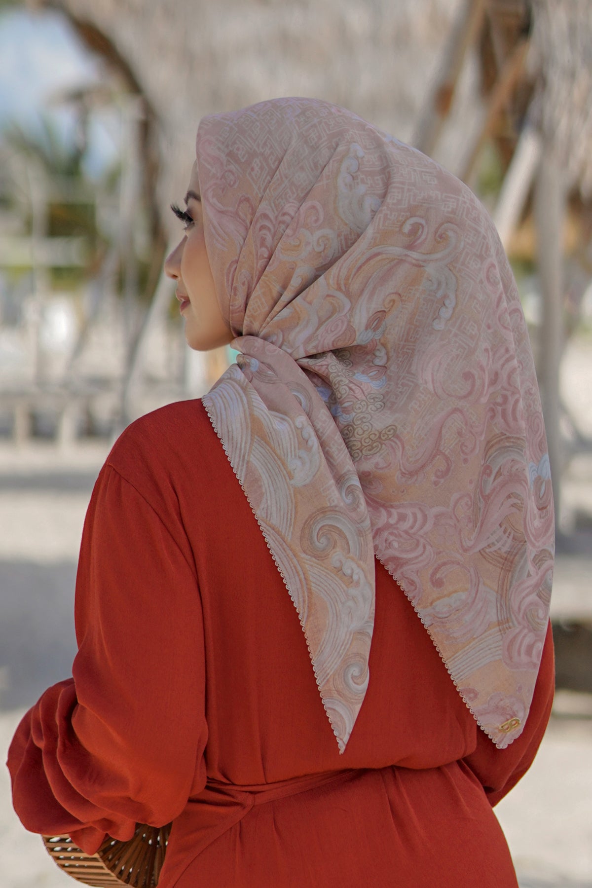 The Wave Voal Square in Peach