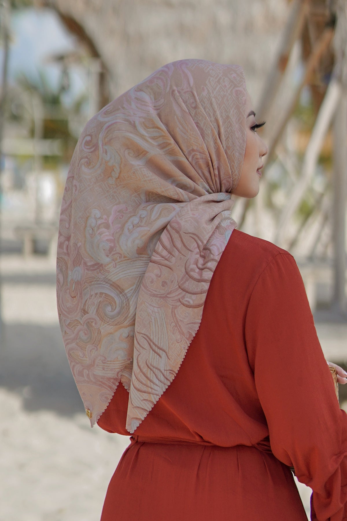 The Wave Voal Square in Peach