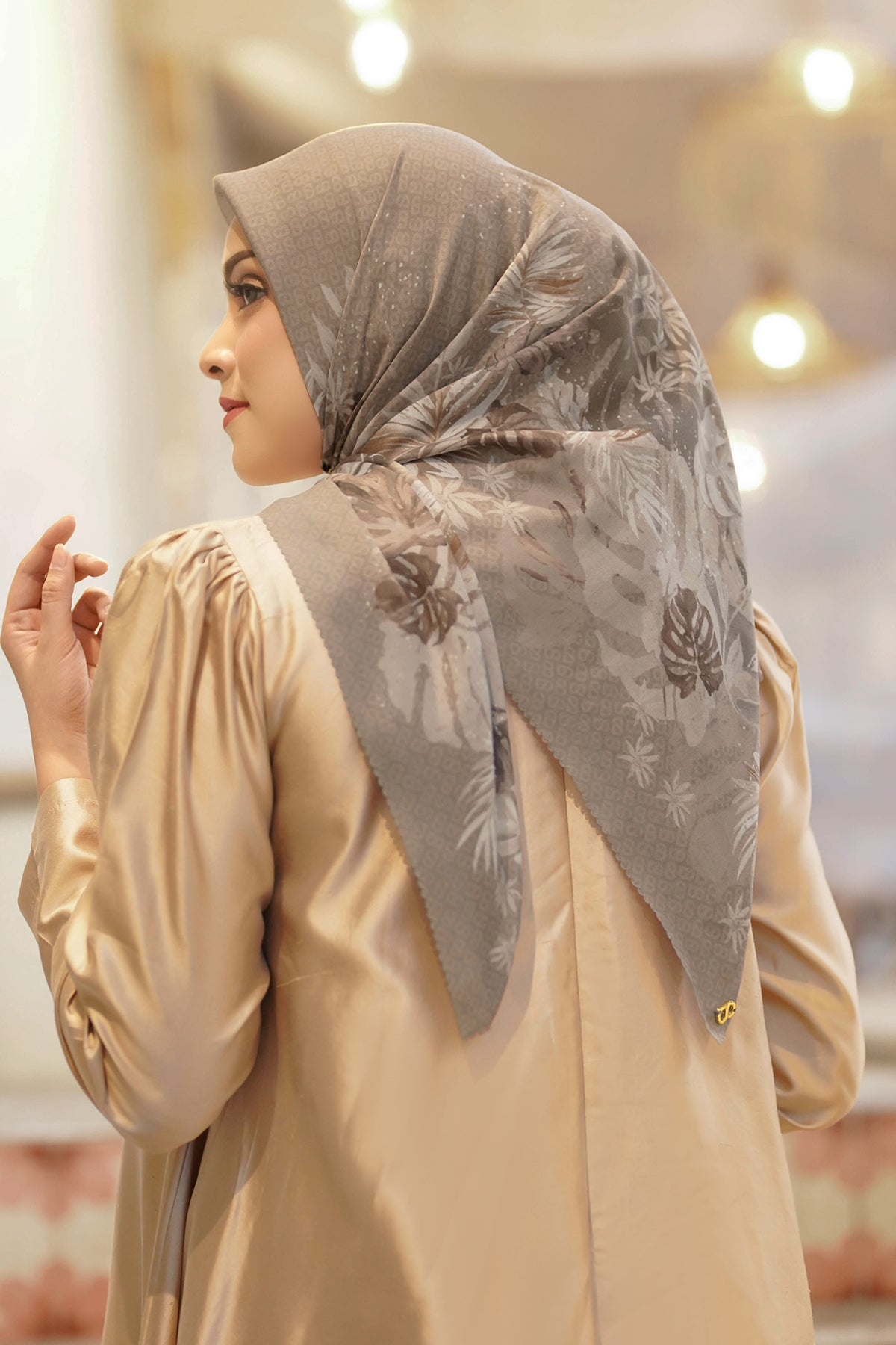 Tropicale Extended Voile Square - Mona