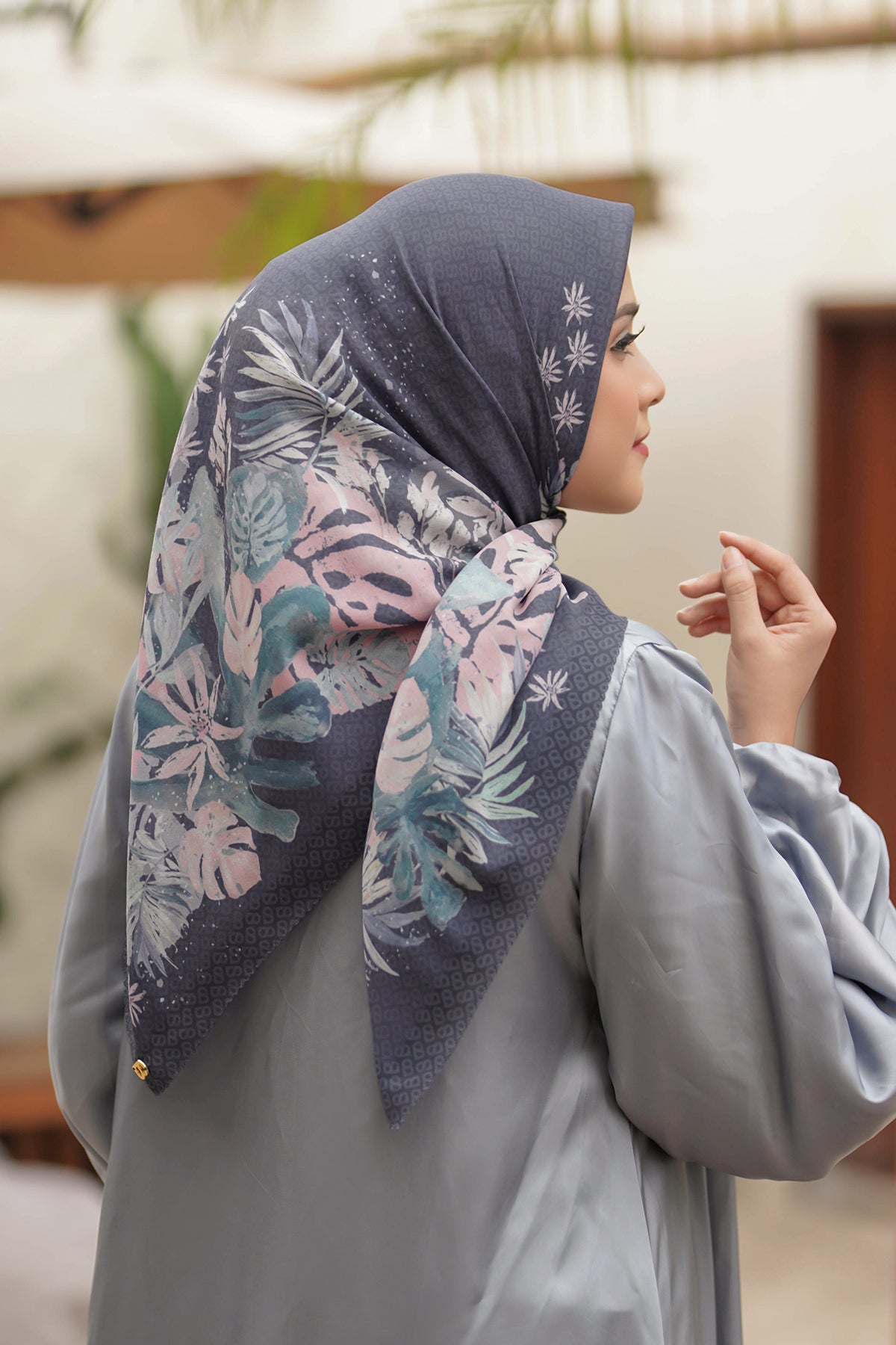 Tropicale Extended Voile Square - Viola