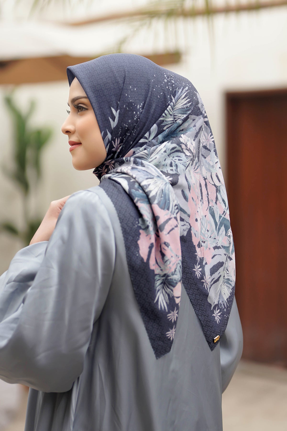 Tropicale Extended Voile Square - Viola