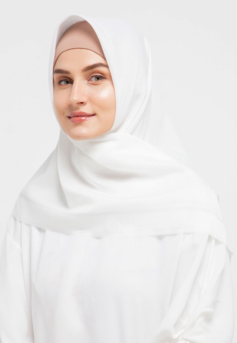 Voal Square in White