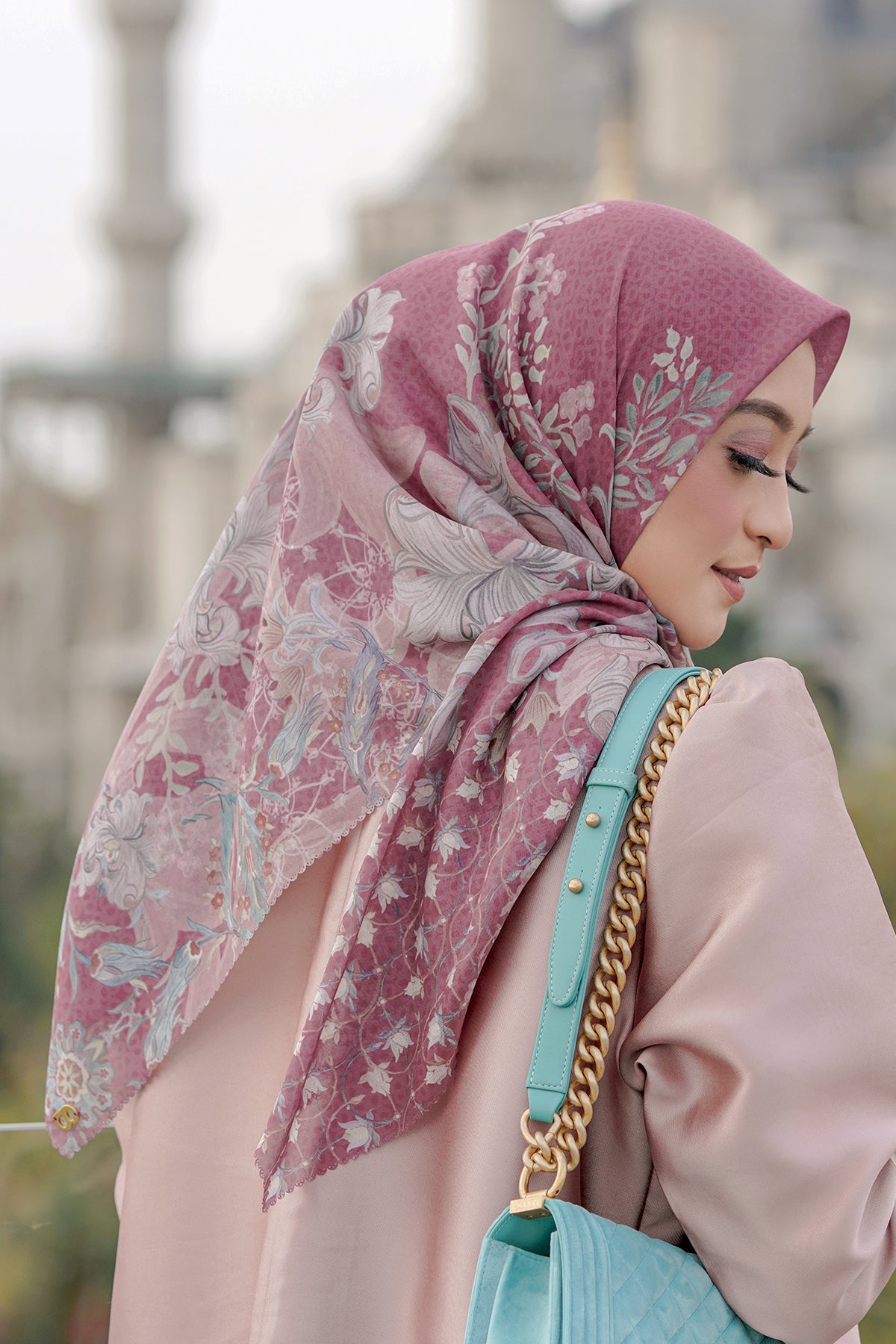 The Topkapi Voal Square - Raspberry