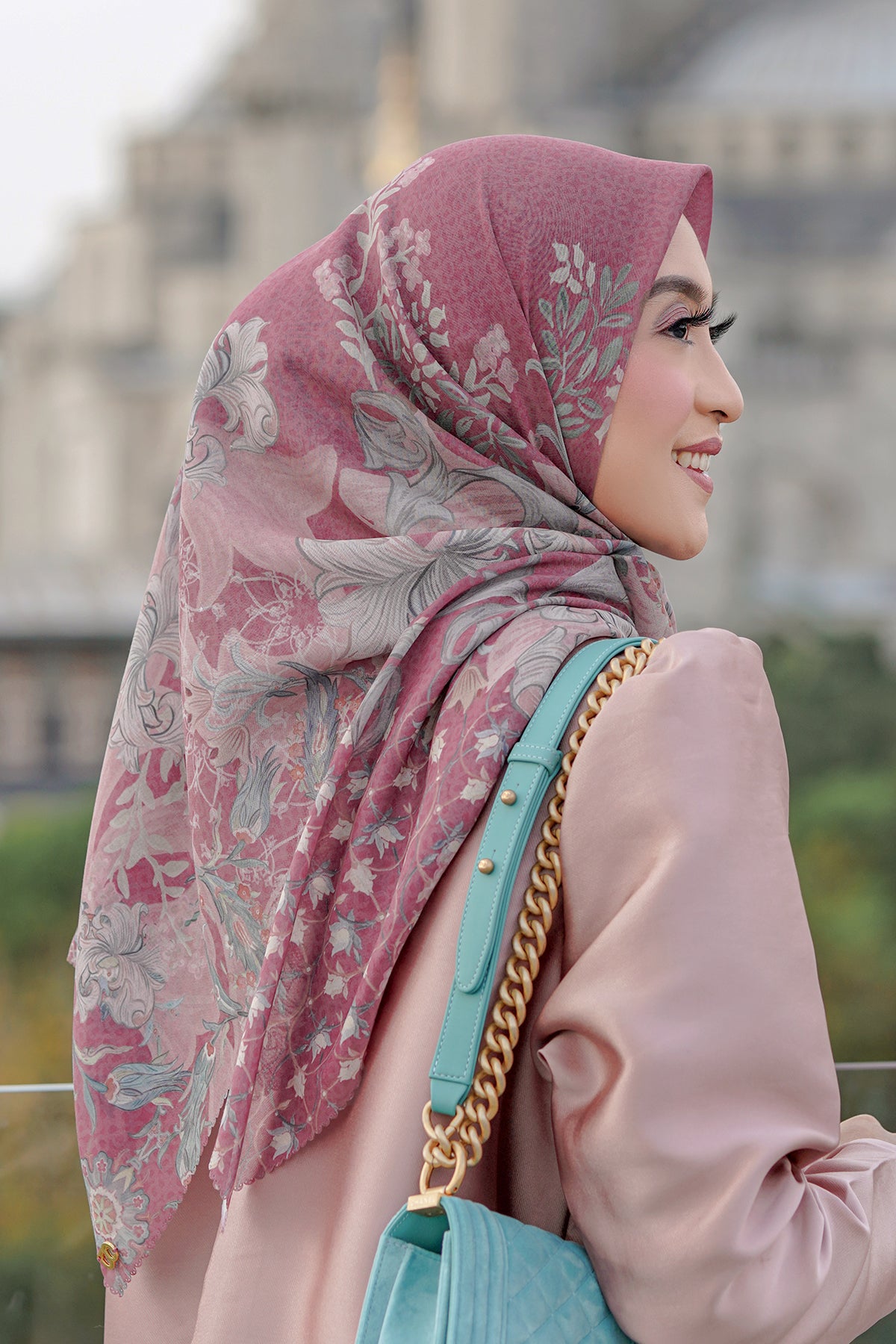 The Topkapi Voal Square - Raspberry