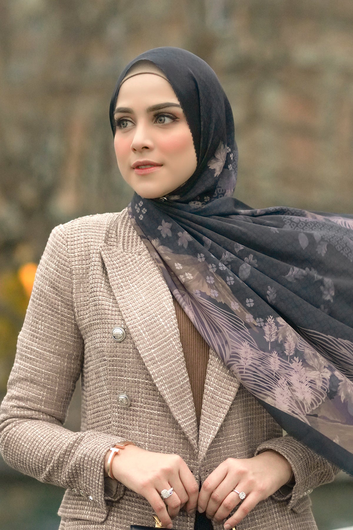 Iseltwald Saten Şal - Siyah